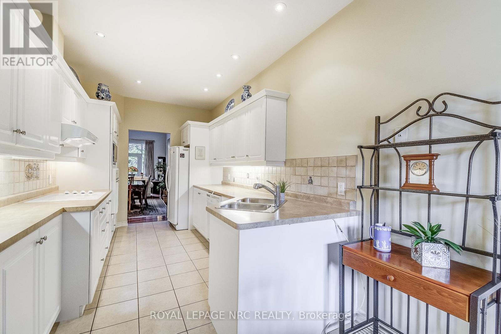 15 Shaws Lane, Niagara-On-The-Lake, Ontario  L0S 1J0 - Photo 6 - X12451851