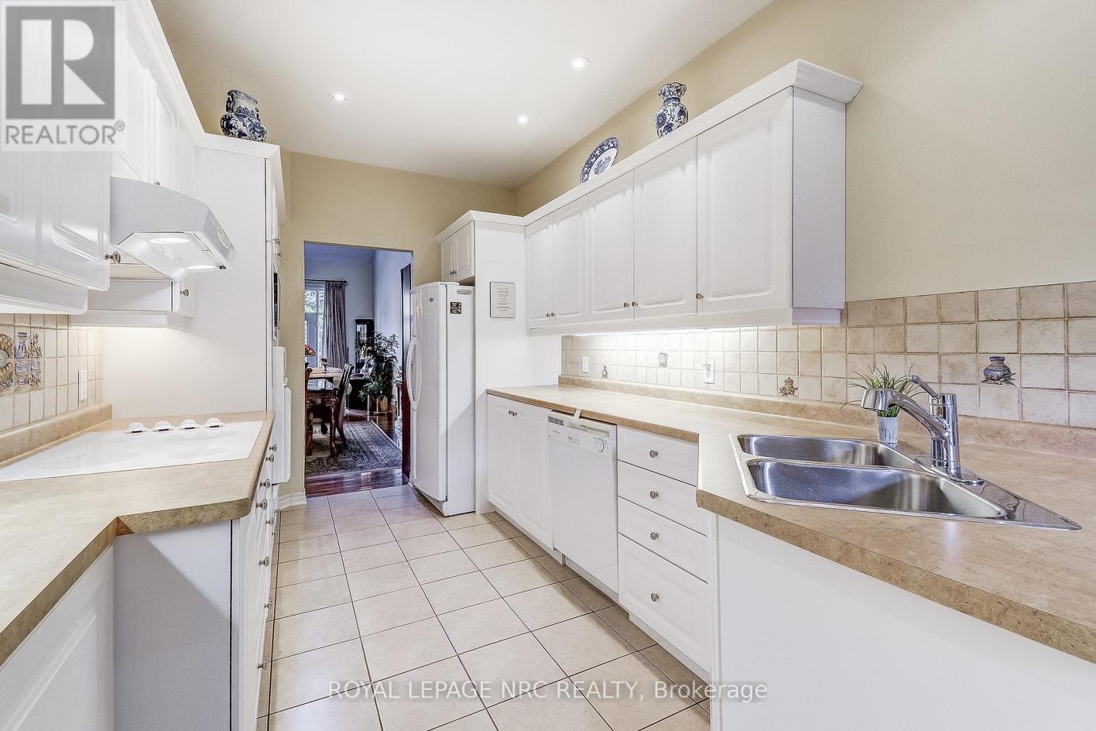 15 Shaws Lane, Niagara-On-The-Lake, Ontario  L0S 1J0 - Photo 7 - X12451851