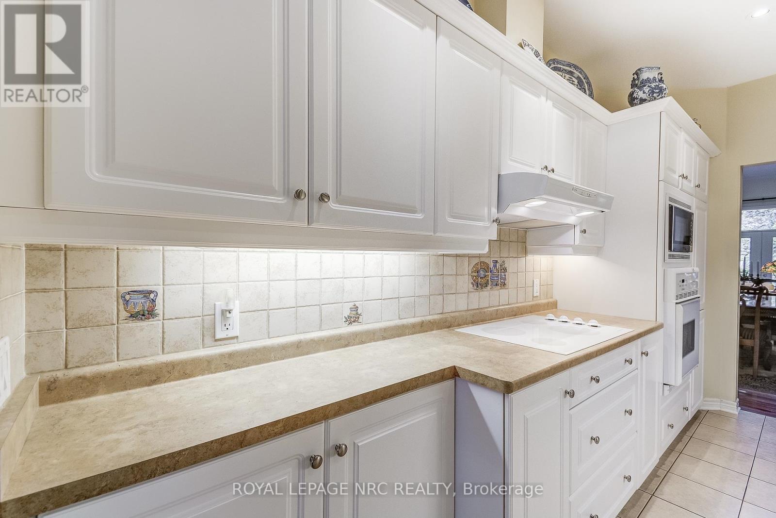 15 Shaws Lane, Niagara-On-The-Lake, Ontario  L0S 1J0 - Photo 8 - X12451851