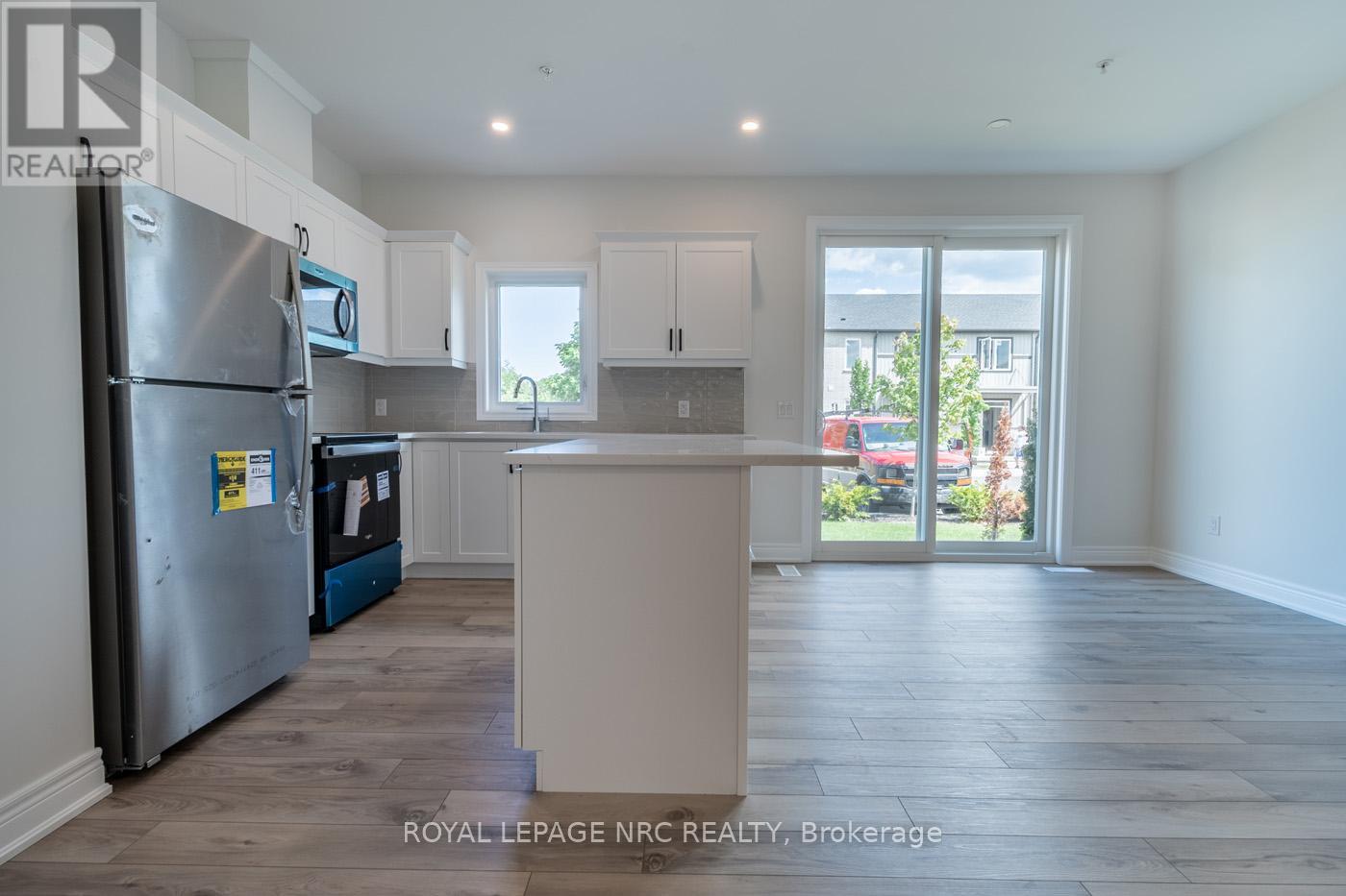 15 - 121a Moffatt Street, St. Catharines, Ontario  L2P 0G4 - Photo 11 - X12452270