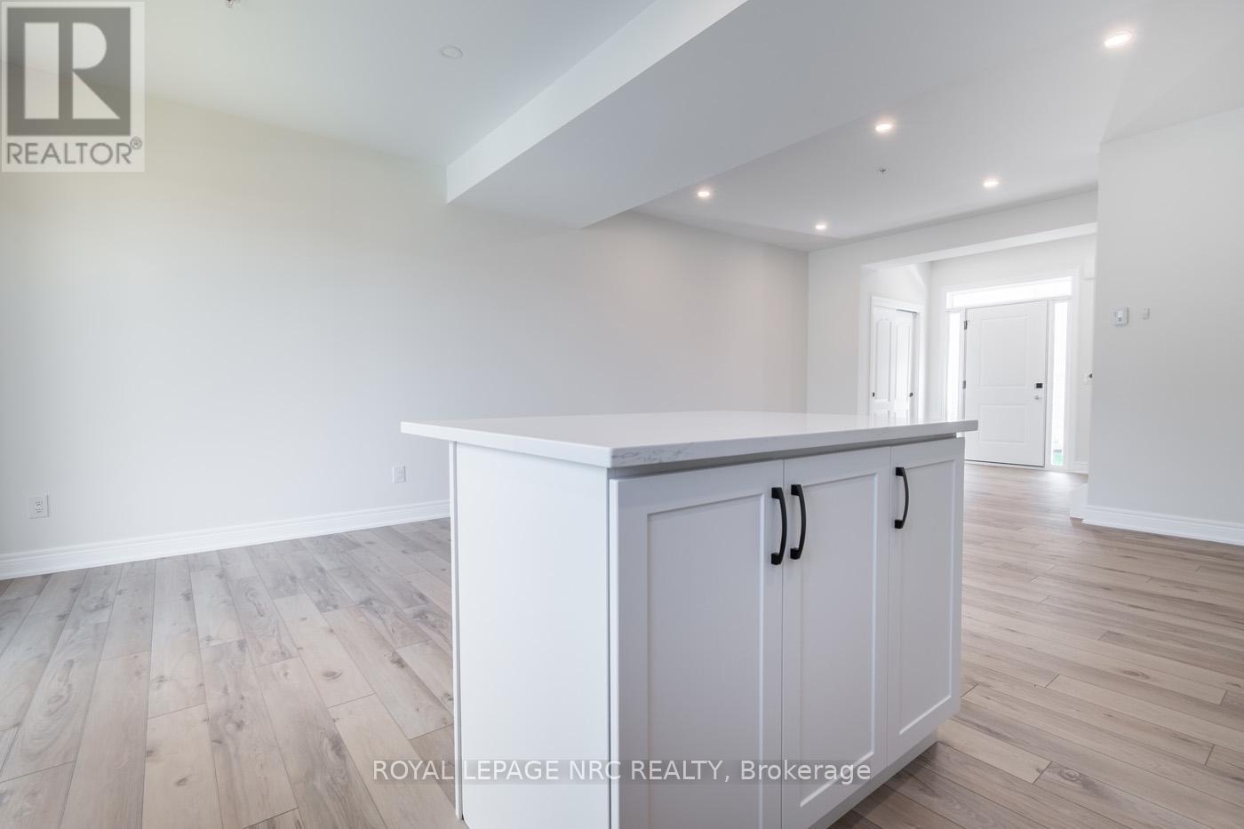 15 - 121a Moffatt Street, St. Catharines, Ontario  L2P 0G4 - Photo 13 - X12452270