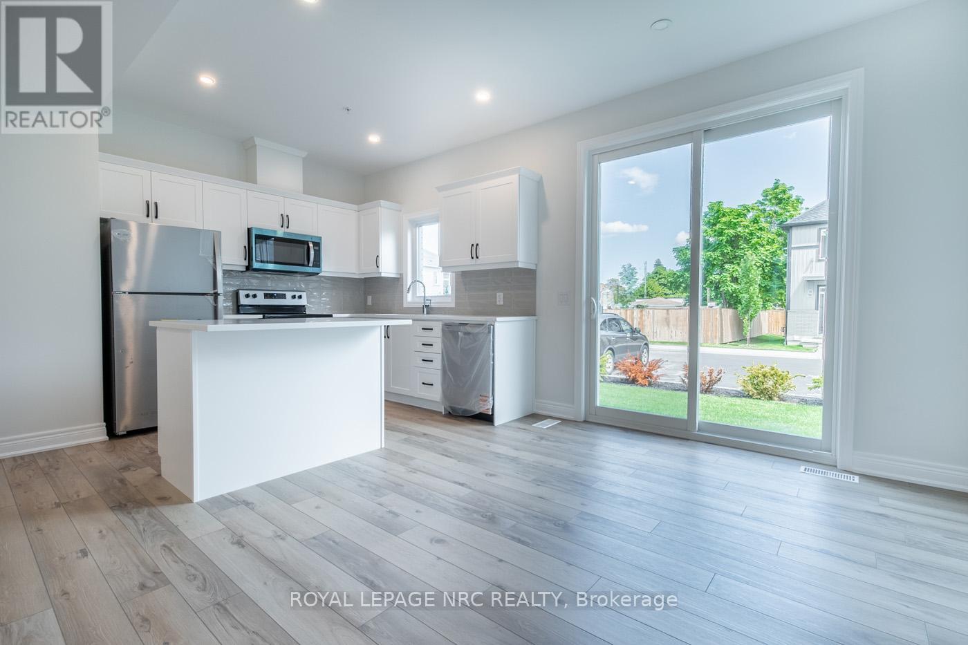 15 - 121a Moffatt Street, St. Catharines, Ontario  L2P 0G4 - Photo 17 - X12452270