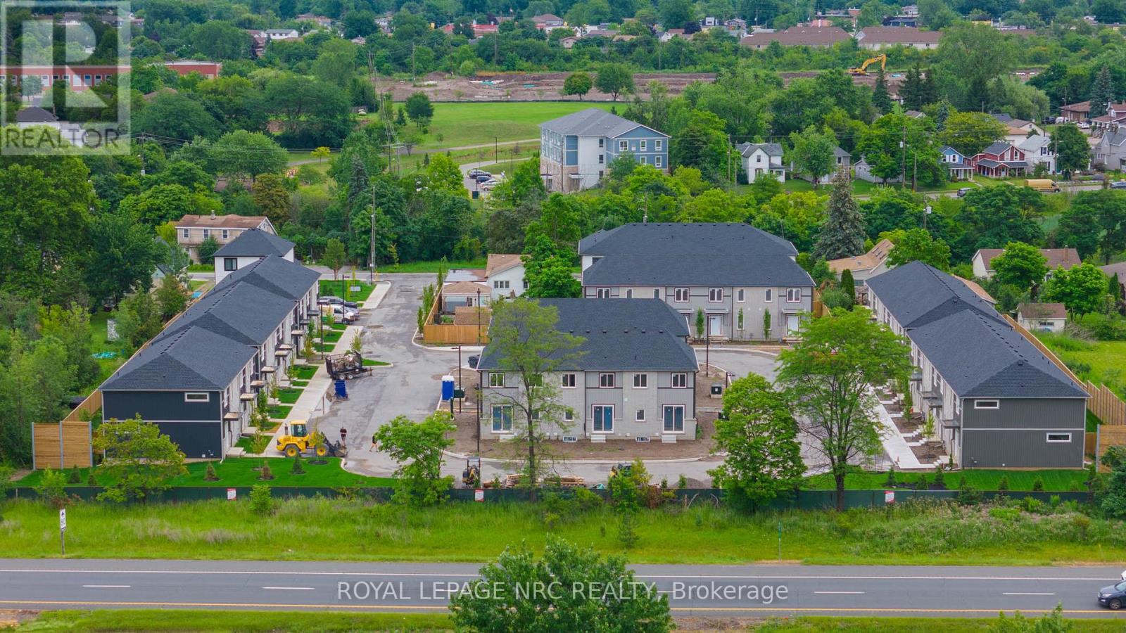 15 - 121a Moffatt Street, St. Catharines, Ontario  L2P 0G4 - Photo 39 - X12452270