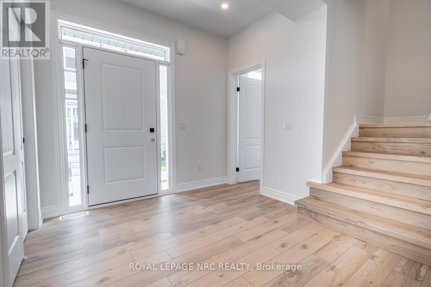 15 - 121a Moffatt Street, St. Catharines, Ontario  L2P 0G4 - Photo 4 - X12452270