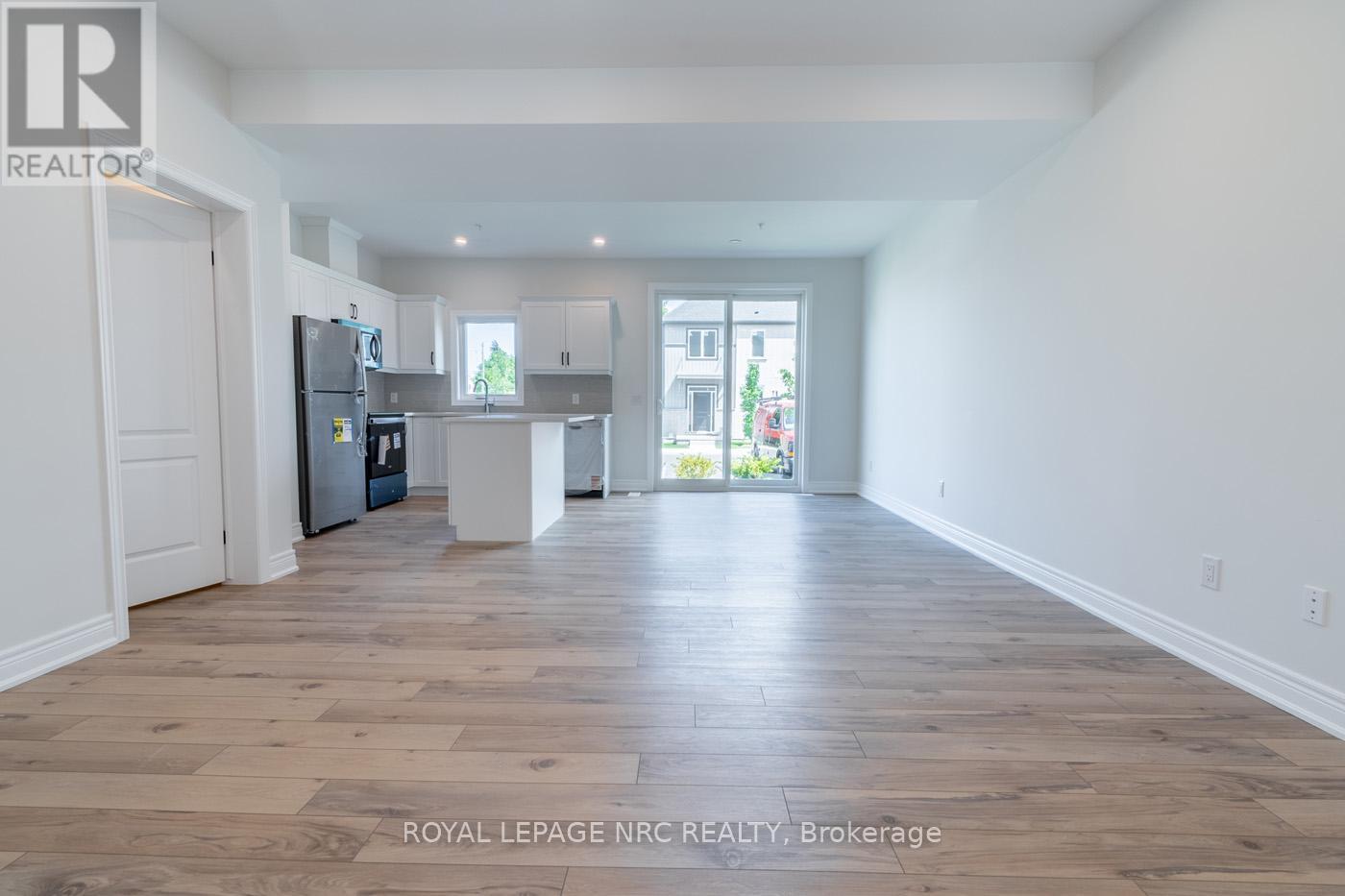 15 - 121a Moffatt Street, St. Catharines, Ontario  L2P 0G4 - Photo 9 - X12452270