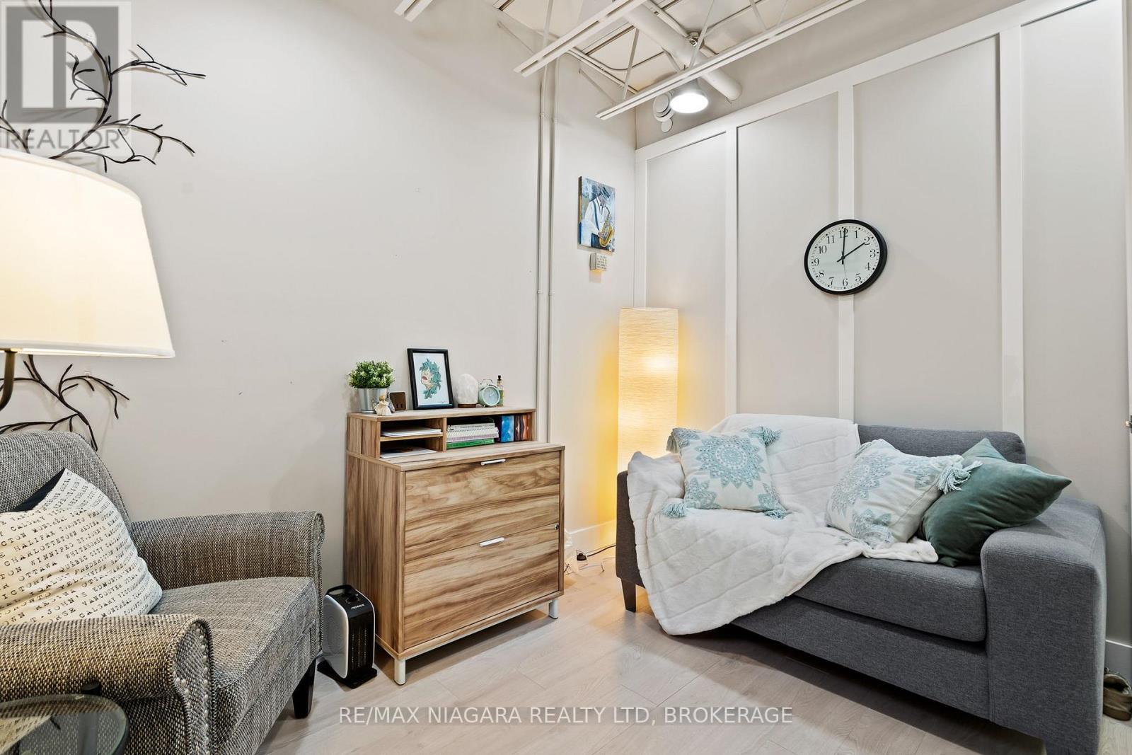 B4w - 1440 Pelham Street, Pelham, Ontario  L0S 1E0 - Photo 2 - X12452475