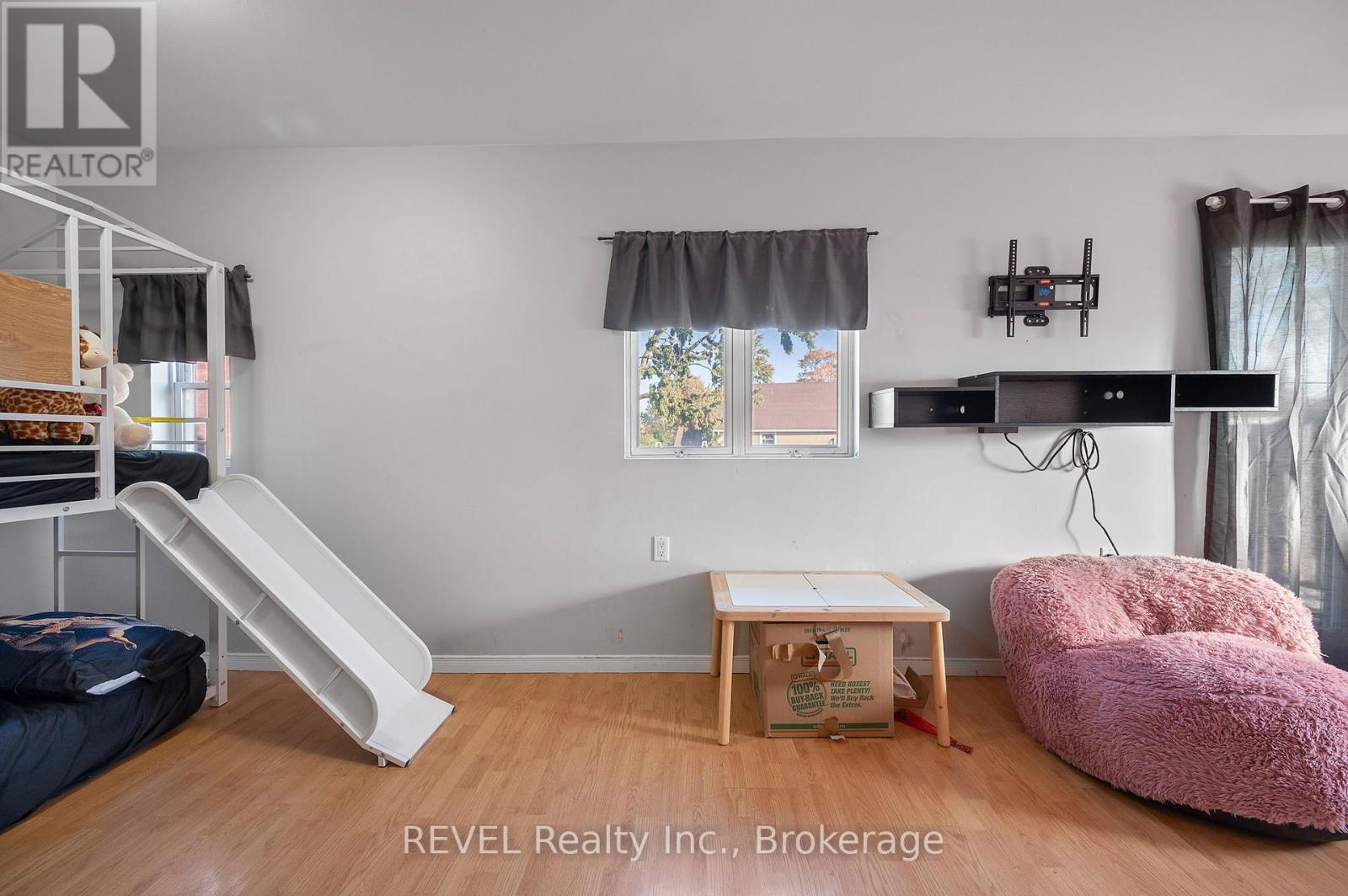 140 Dorothy Street, Welland, Ontario  L3B 3V9 - Photo 18 - X12453139