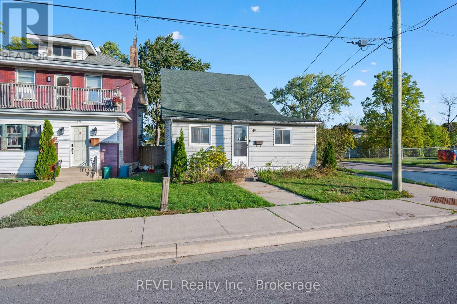 140 Dorothy Street, Welland, Ontario  L3B 3V9 - Photo 4 - X12453139