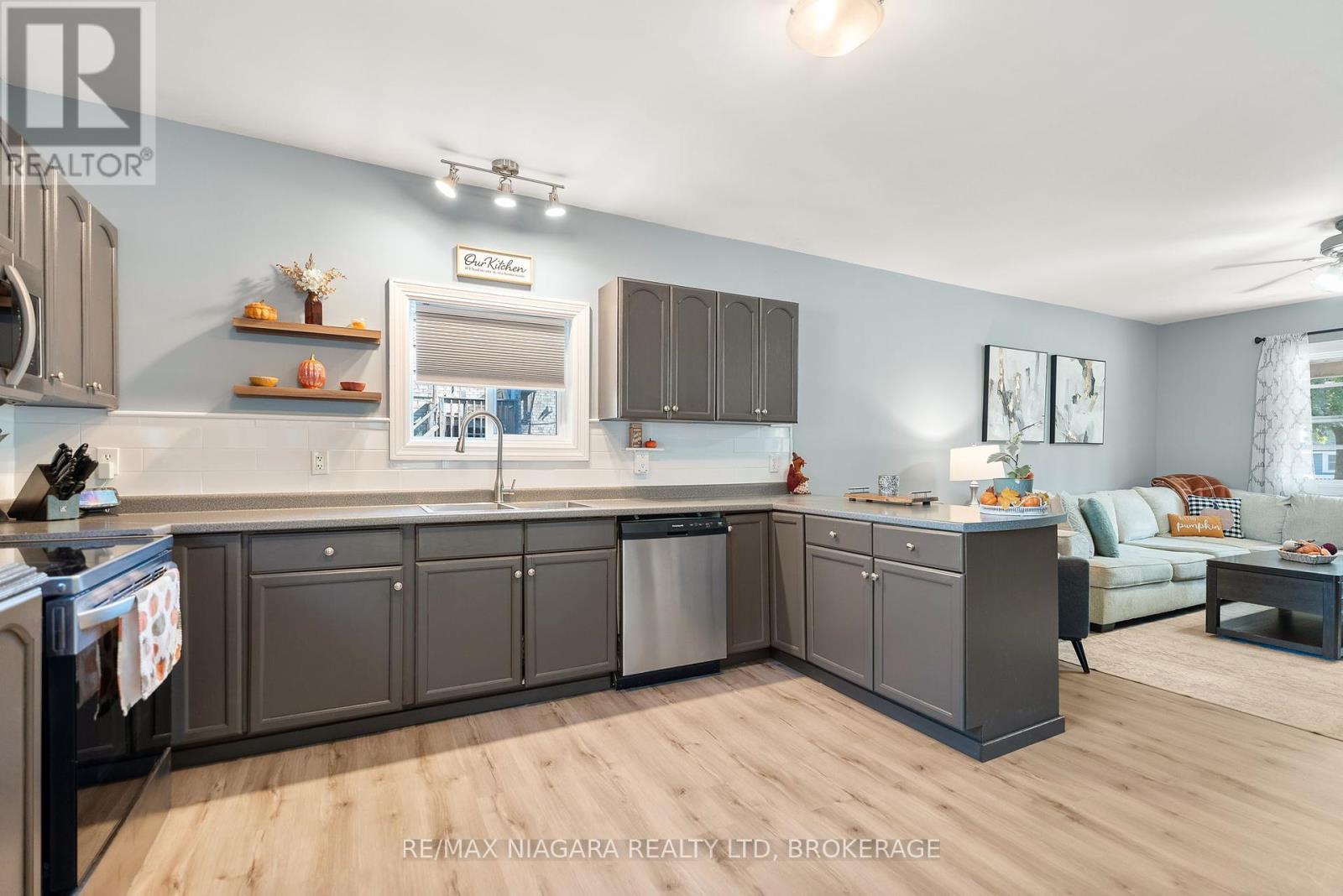 31 Murray Street, Fort Erie, Ontario  L2A 2A3 - Photo 10 - X12453430