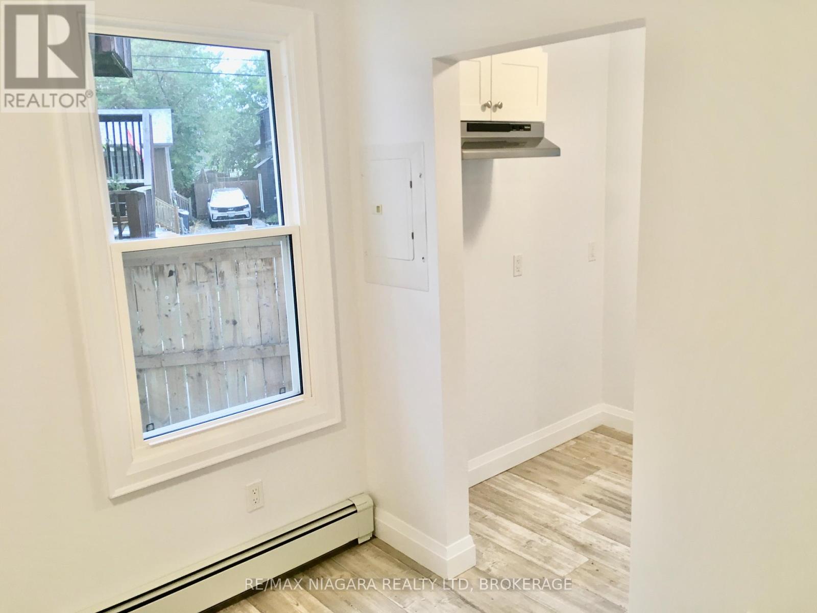 163 Welland Avenue, St. Catharines, Ontario  L2R 2N9 - Photo 7 - X12455533