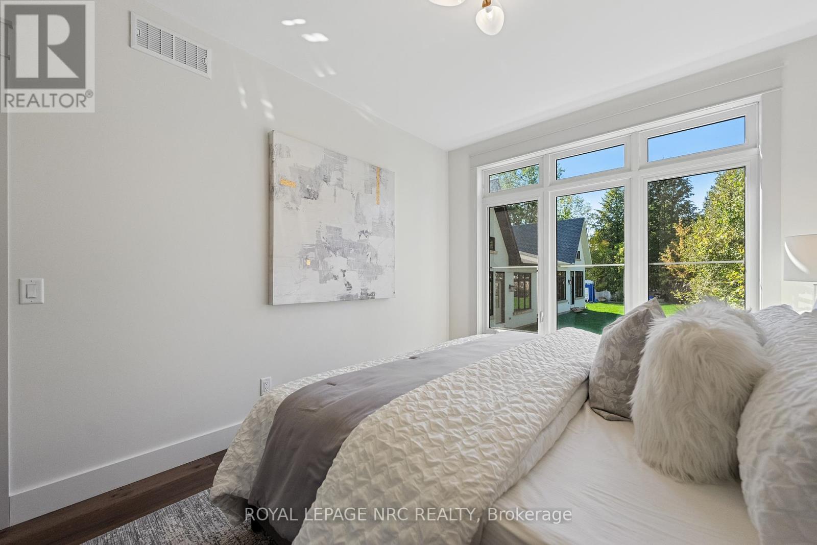 281 Elmwood Avenue, Fort Erie, Ontario  L0S 1B0 - Photo 25 - X12455695