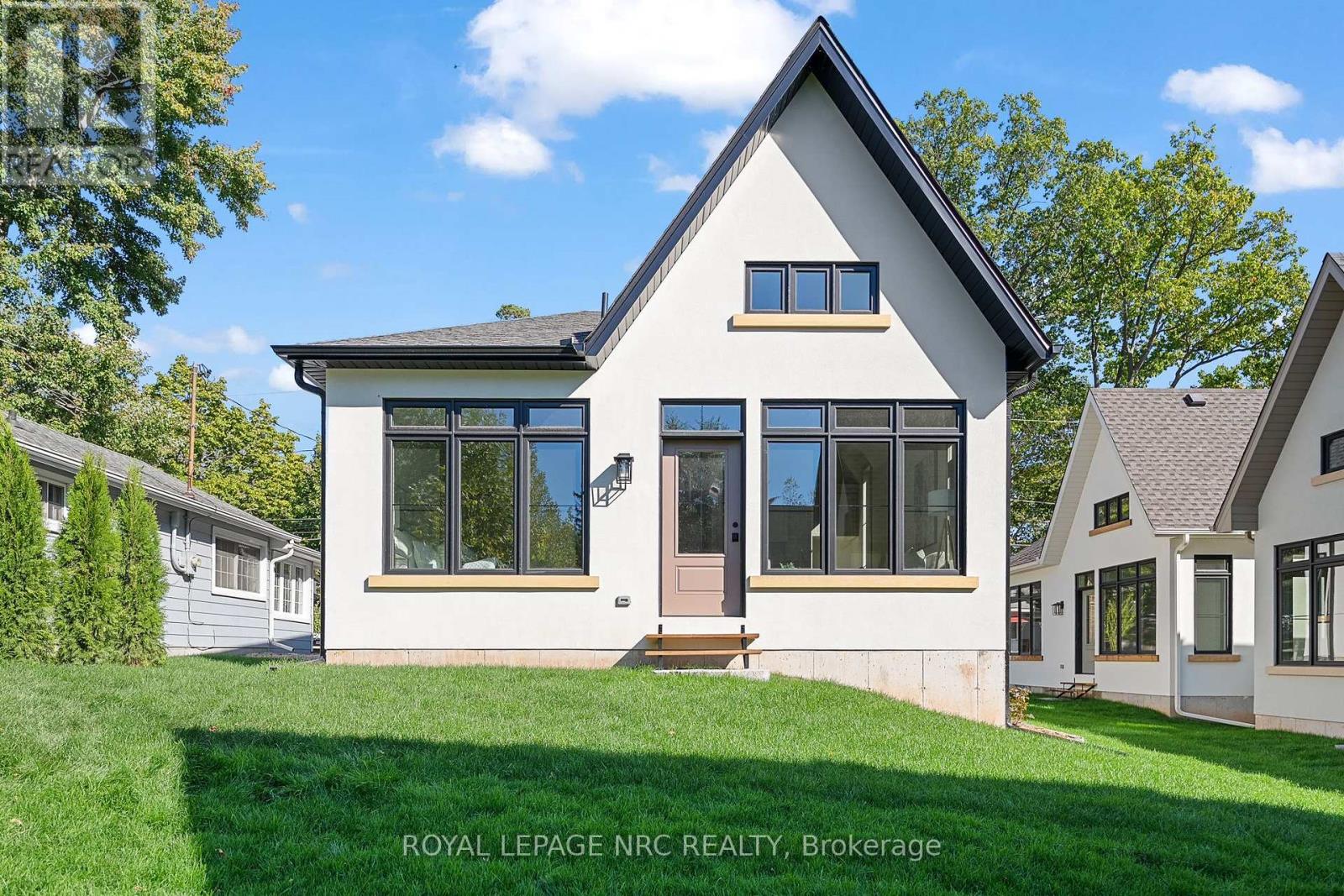 281 Elmwood Avenue, Fort Erie, Ontario  L0S 1B0 - Photo 33 - X12455695