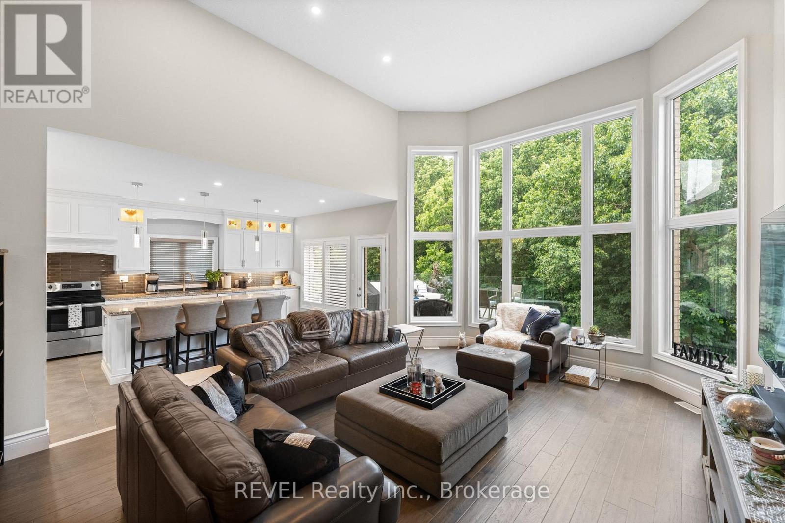 46 Philmori Boulevard, Pelham, Ontario  L0S 1E5 - Photo 11 - X12455754