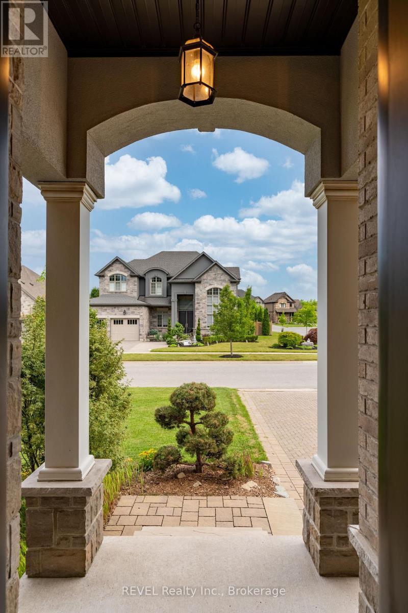 46 Philmori Boulevard, Pelham, Ontario  L0S 1E5 - Photo 5 - X12455754