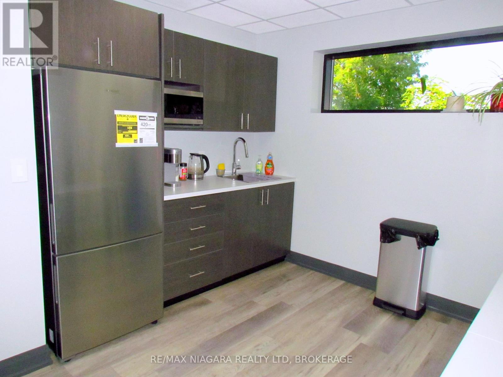 4374 Drummond Road, Niagara Falls, Ontario  L2E 6S3 - Photo 11 - X12456015