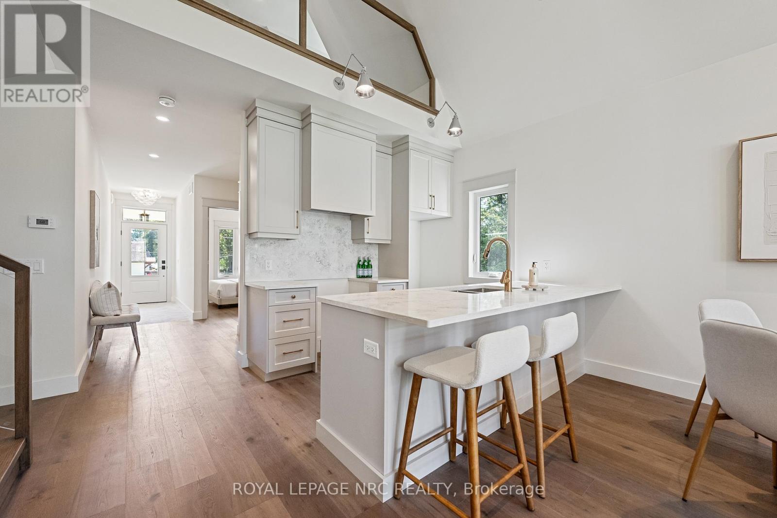 4062 Glenspring Road, Fort Erie, Ontario  L0S 1B0 - Photo 8 - X12456133