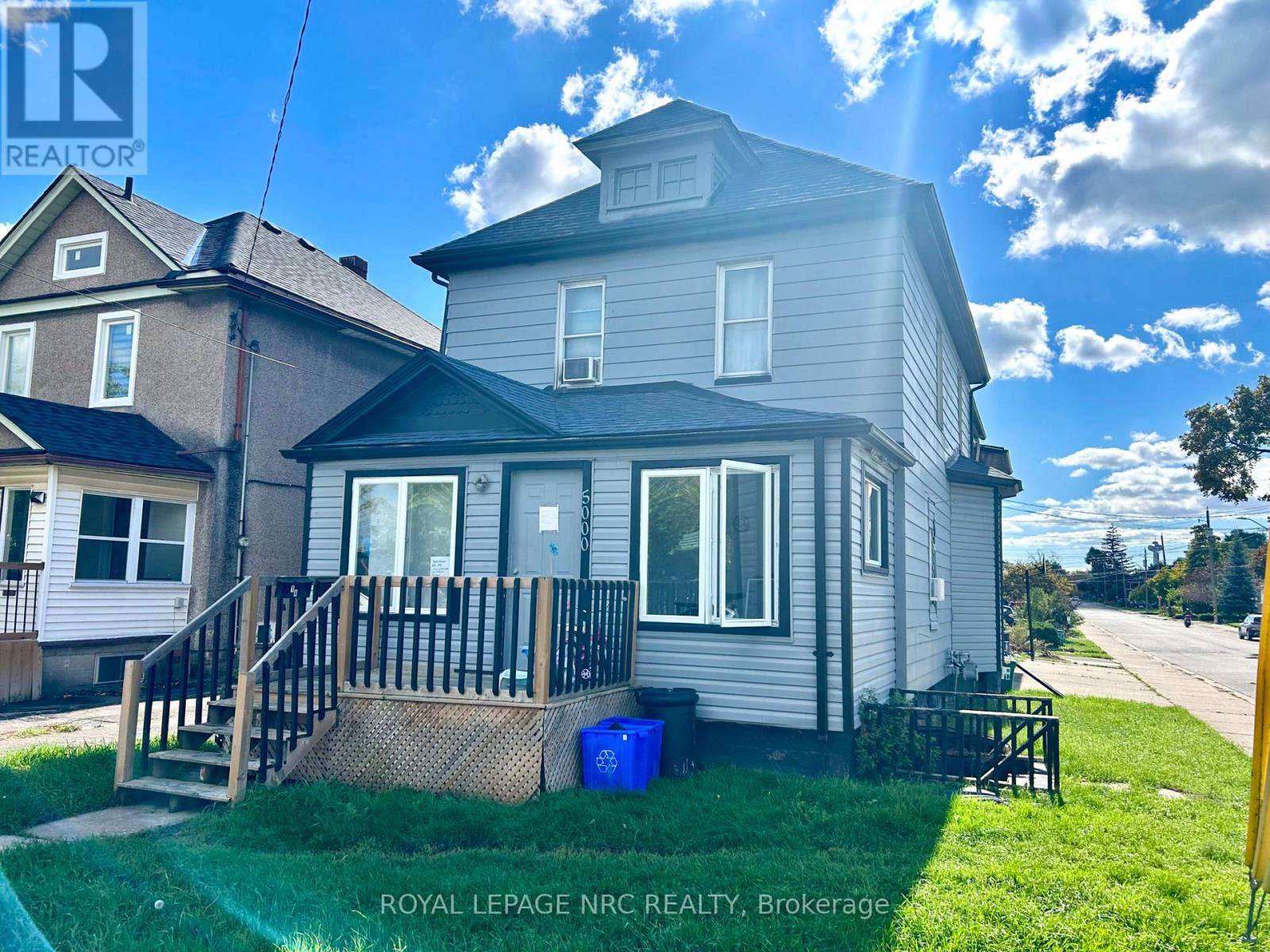 5000 Bridge Street, Niagara Falls, Ontario  L2E 2S5 - Photo 2 - X12456138