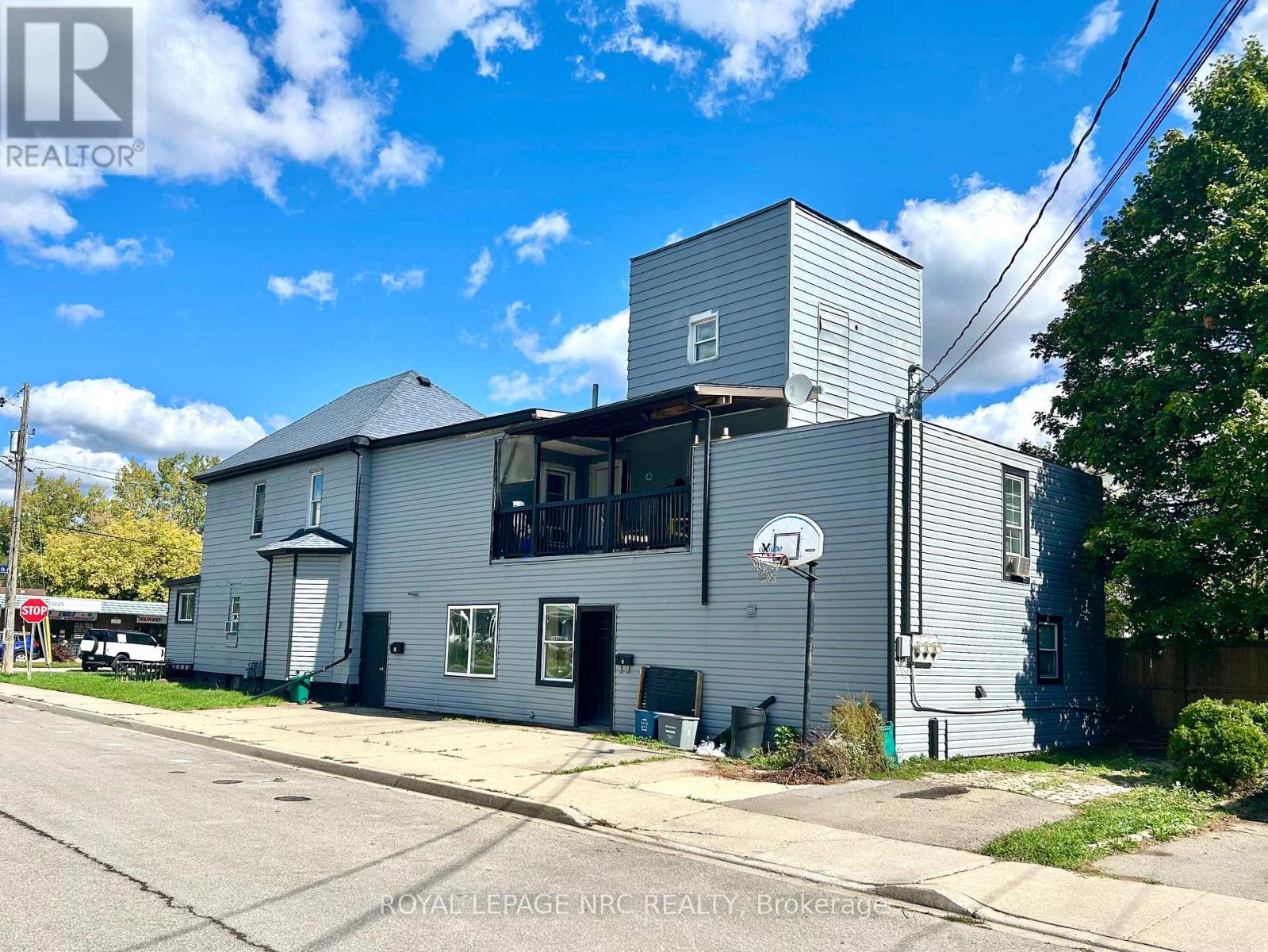 5000 Bridge Street, Niagara Falls, Ontario  L2E 2S5 - Photo 4 - X12456138