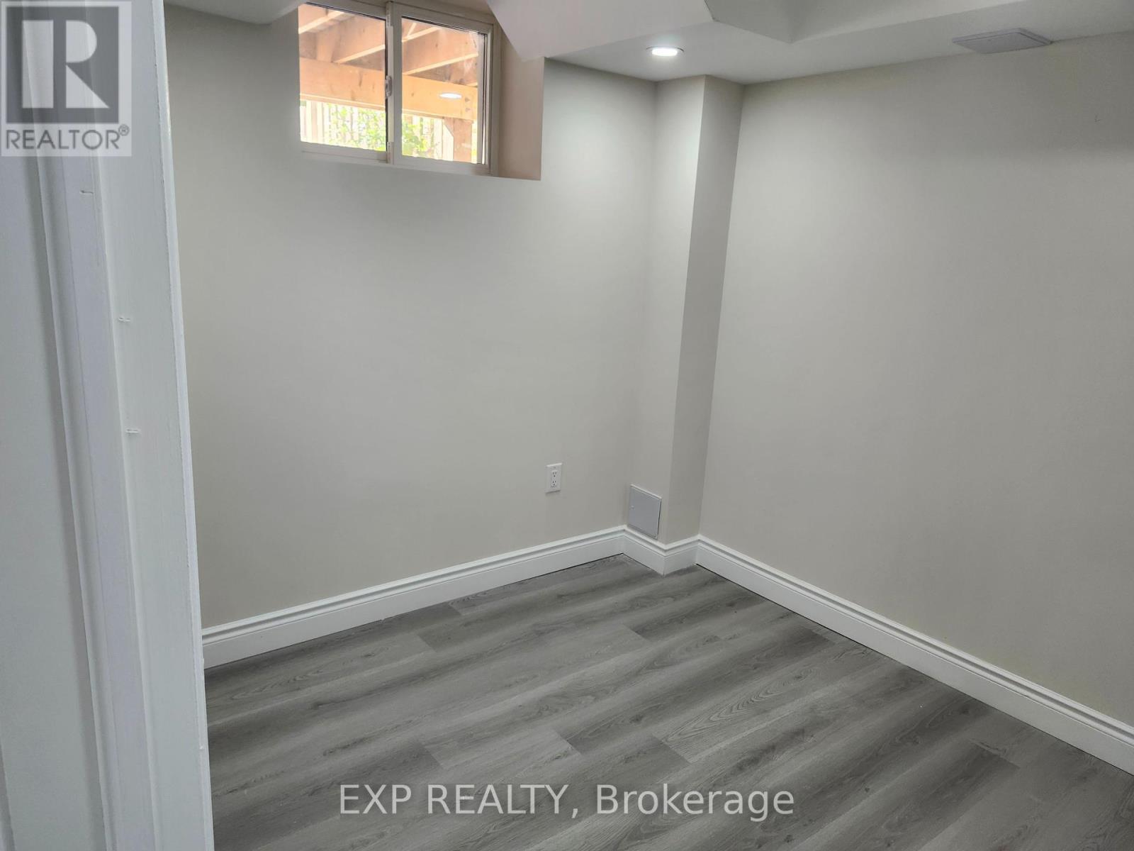 182 Esther Crescent, Thorold, Ontario  L3B 0G9 - Photo 10 - X12456364