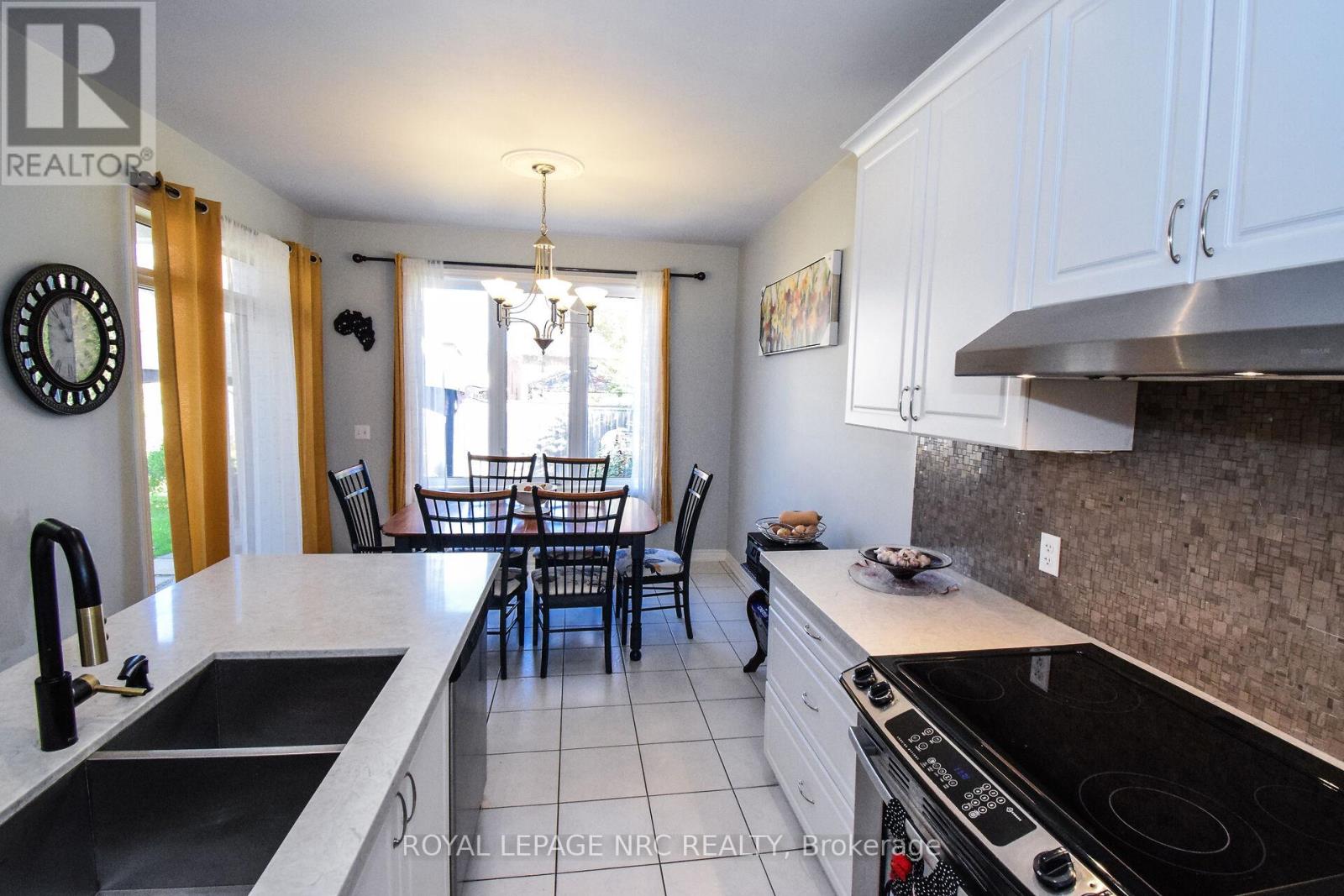 4343 Chemonda Street, Niagara Falls, Ontario  L2G 0E0 - Photo 15 - X12457102