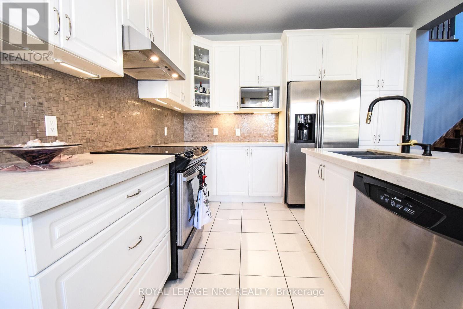 4343 Chemonda Street, Niagara Falls, Ontario  L2G 0E0 - Photo 17 - X12457102