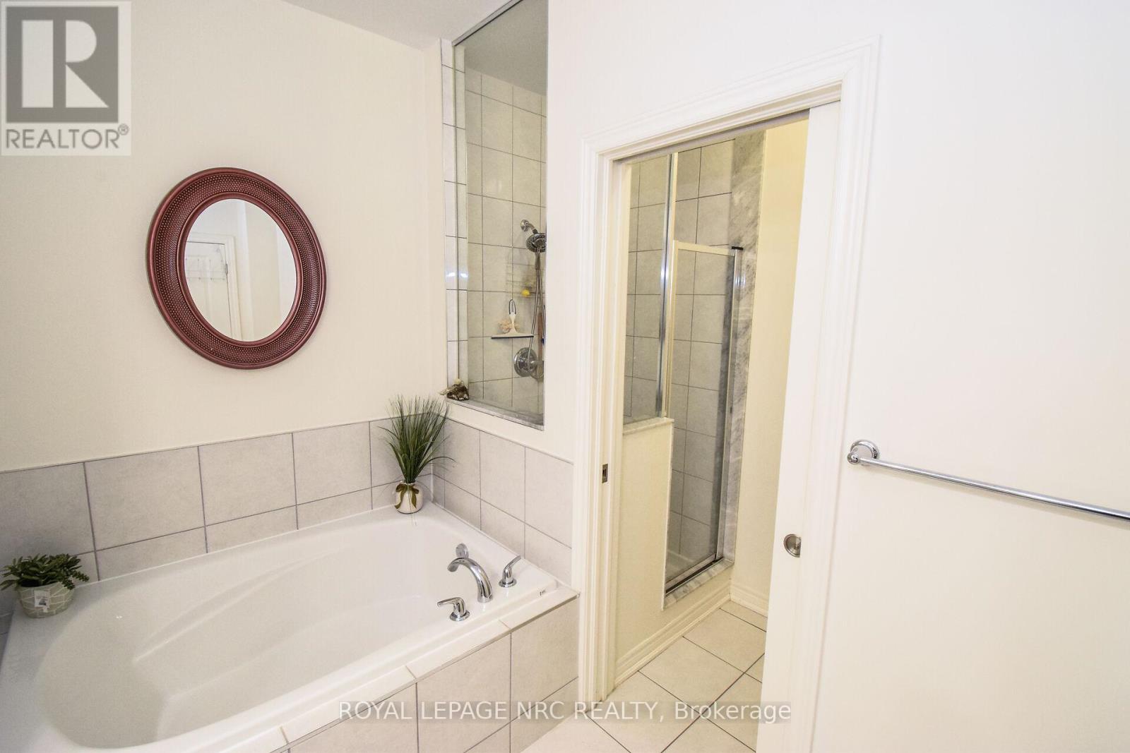 4343 Chemonda Street, Niagara Falls, Ontario  L2G 0E0 - Photo 25 - X12457102