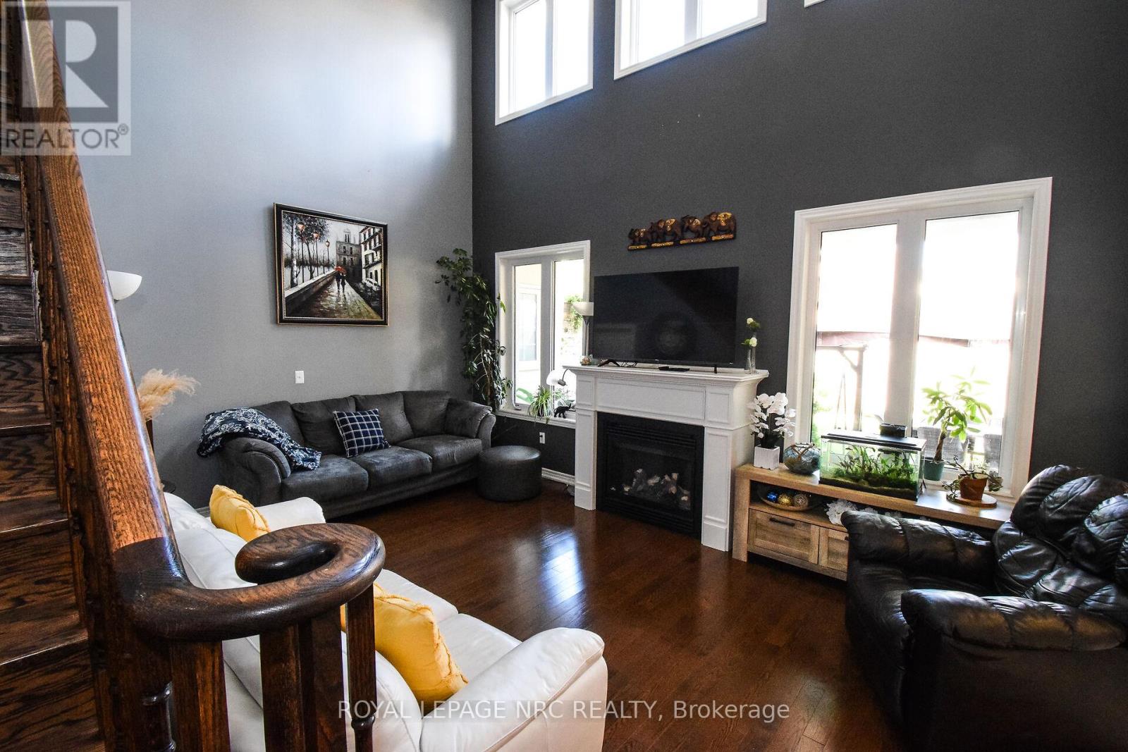 4343 Chemonda Street, Niagara Falls, Ontario  L2G 0E0 - Photo 8 - X12457102