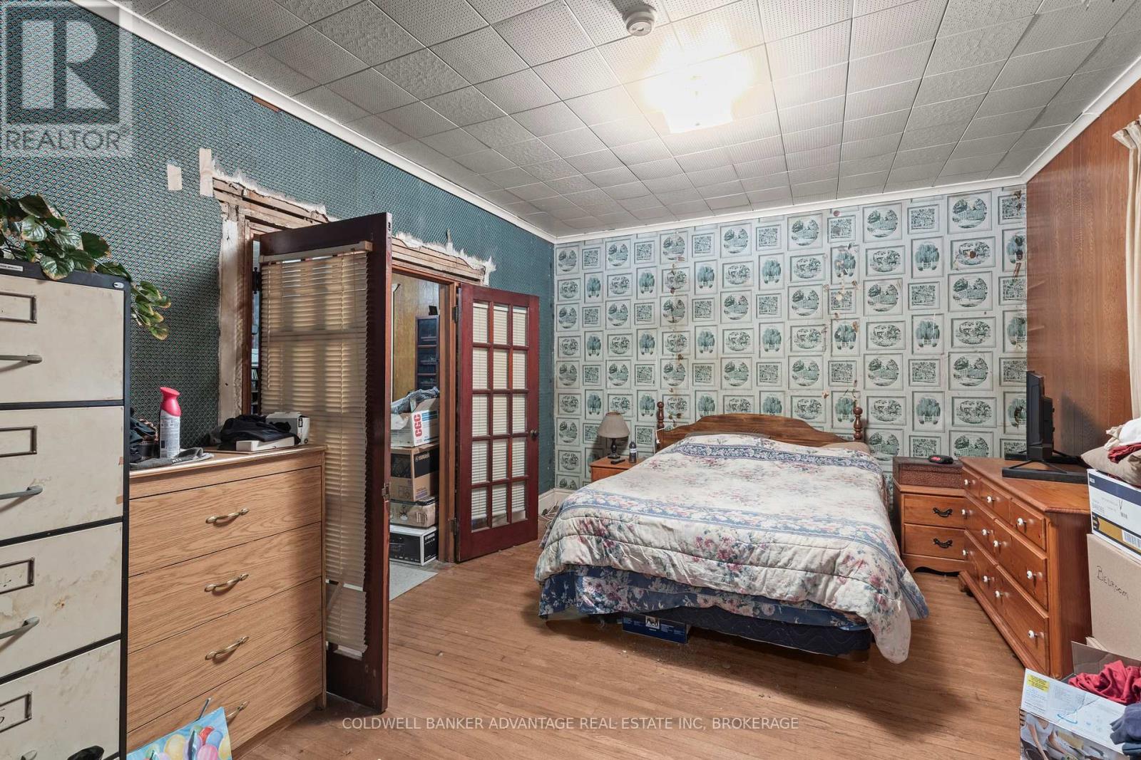 105 Maple Avenue, Welland, Ontario  L3C 5G2 - Photo 7 - X12457609