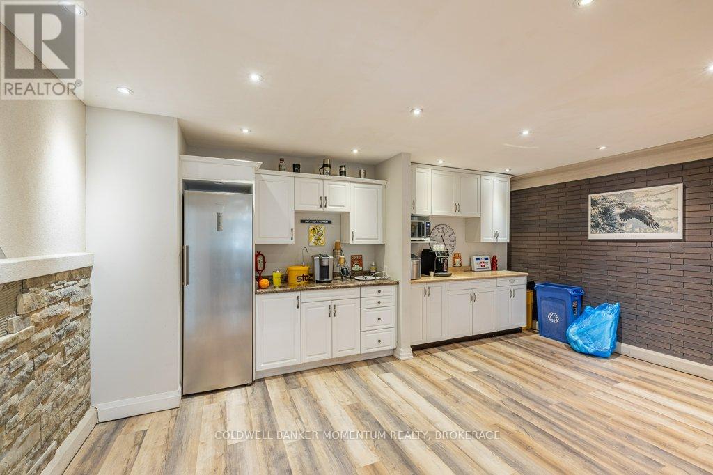 95 Ormond Street S, Thorold, Ontario  L2V 3G2 - Photo 18 - X12457771