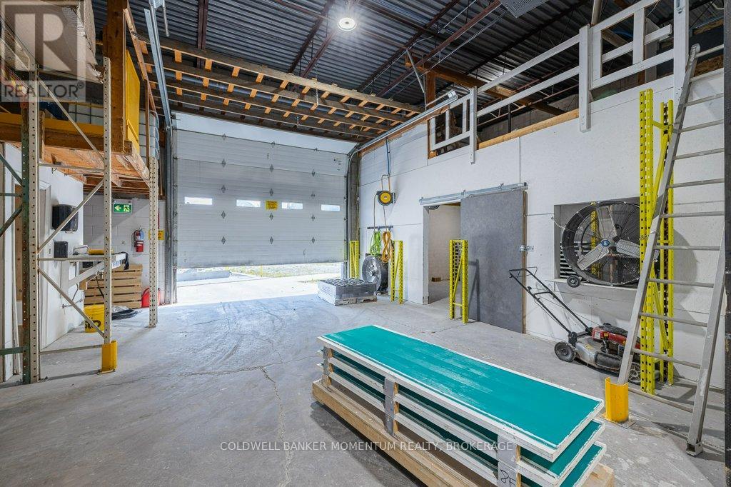 95 Ormond Street S, Thorold, Ontario  L2V 3G2 - Photo 22 - X12457771