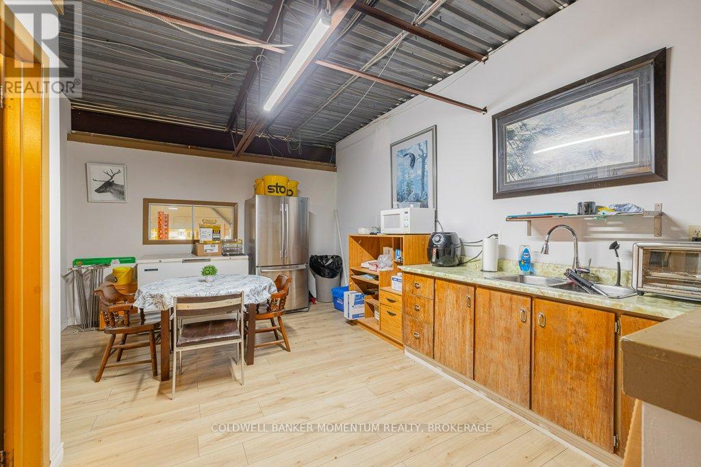 95 Ormond Street S, Thorold, Ontario  L2V 3G2 - Photo 26 - X12457771