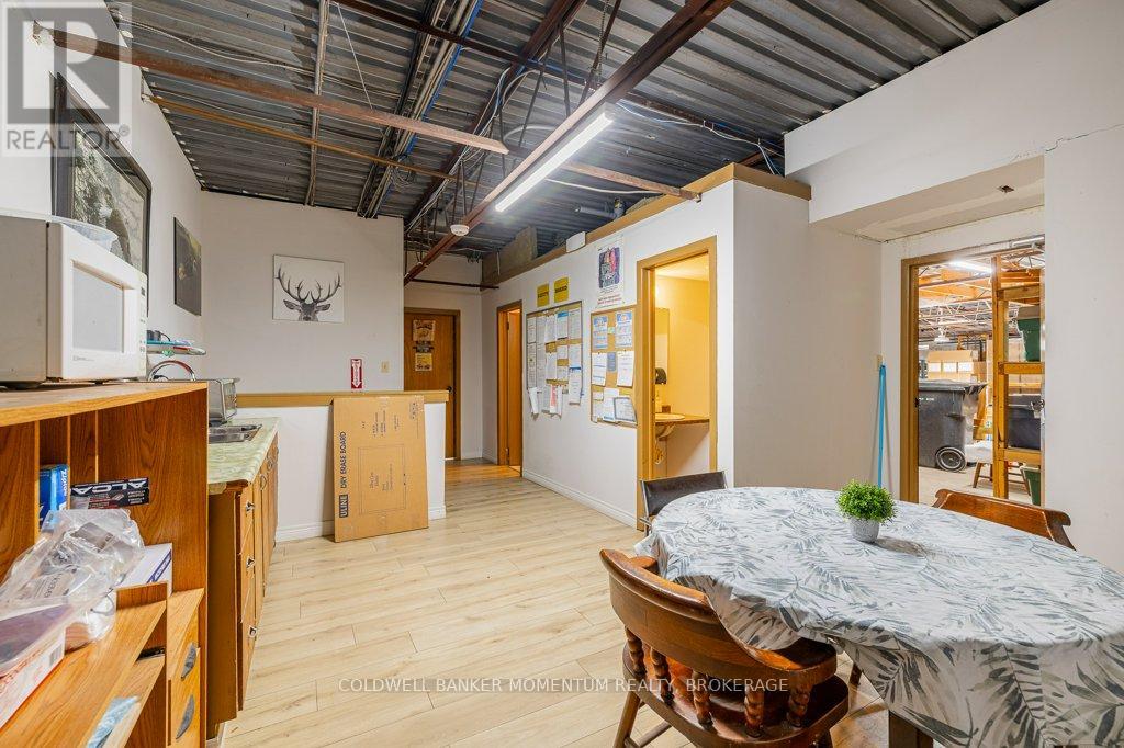 95 Ormond Street S, Thorold, Ontario  L2V 3G2 - Photo 27 - X12457771