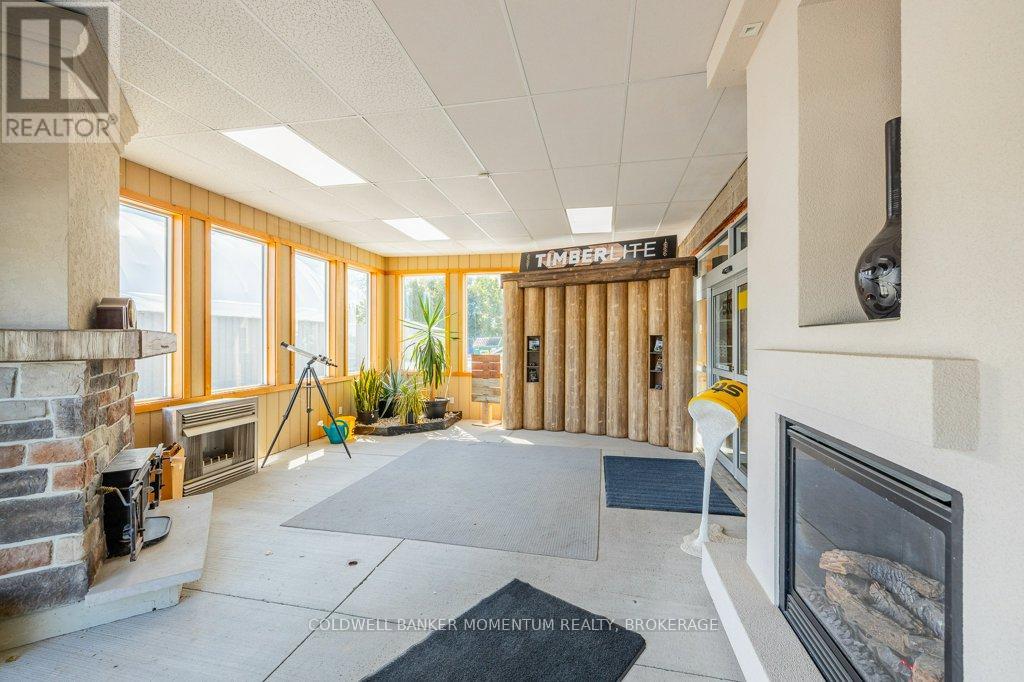 95 Ormond Street S, Thorold, Ontario  L2V 3G2 - Photo 5 - X12457771