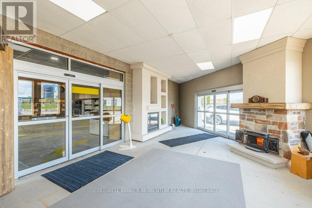 95 Ormond Street S, Thorold, Ontario  L2V 3G2 - Photo 6 - X12457771