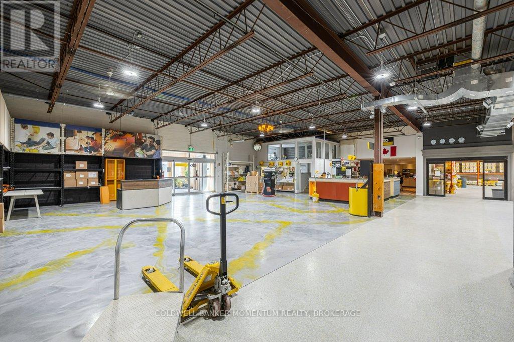 95 Ormond Street S, Thorold, Ontario  L2V 3G2 - Photo 8 - X12457771