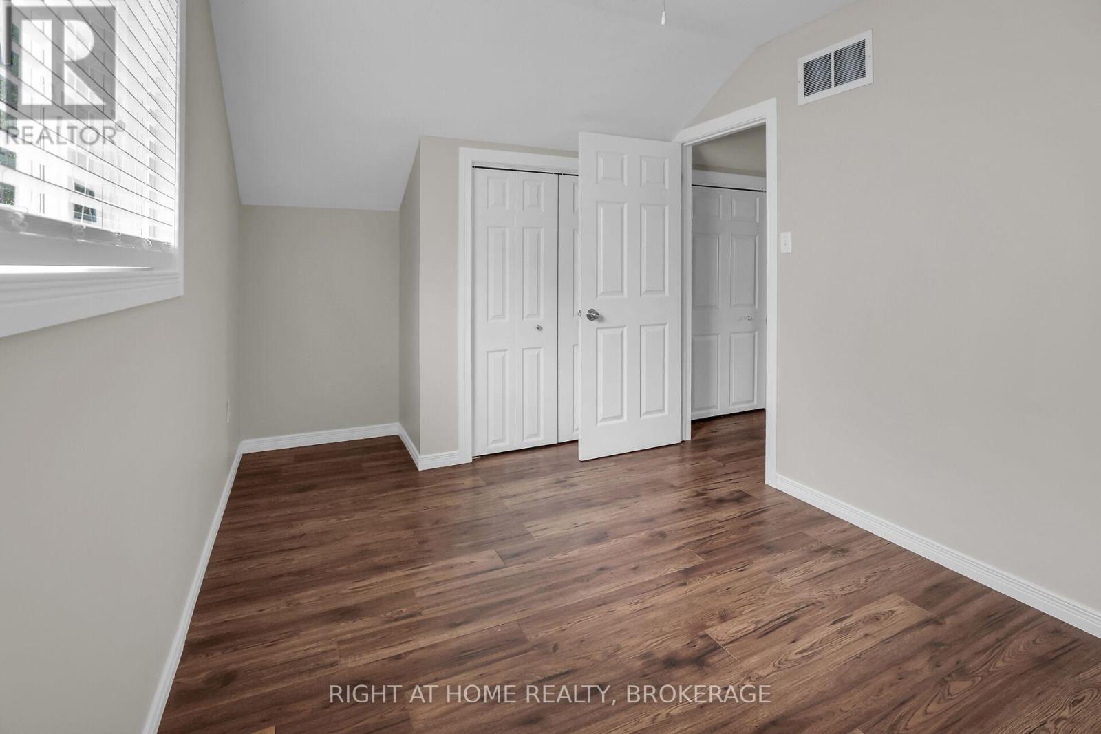 4432 Dennis Avenue, Lincoln, Ontario  L0R 1B5 - Photo 11 - X12458051