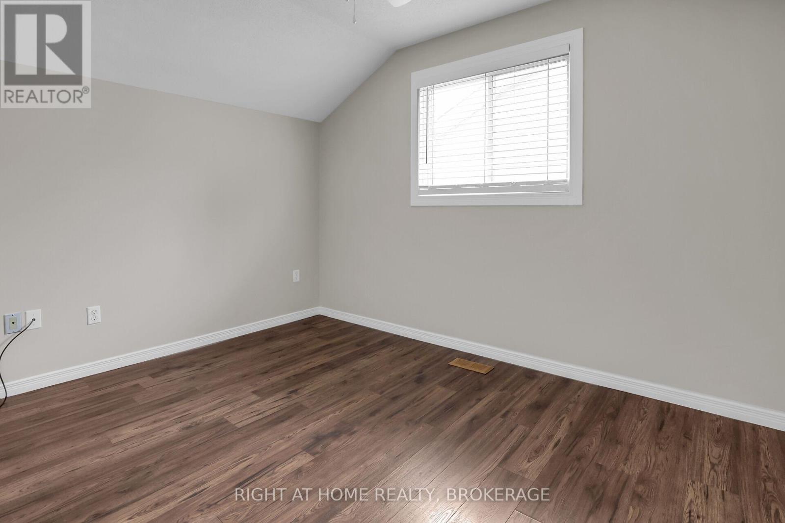 4432 Dennis Avenue, Lincoln, Ontario  L0R 1B5 - Photo 13 - X12458051