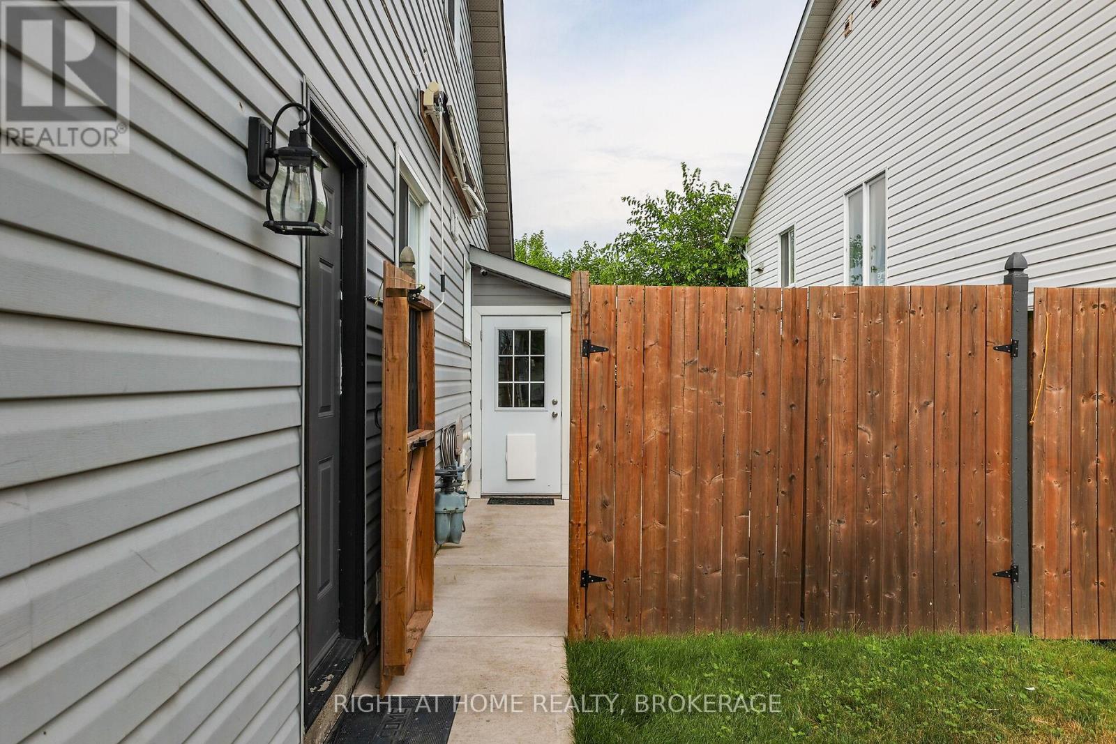 4432 Dennis Avenue, Lincoln, Ontario  L0R 1B5 - Photo 17 - X12458051