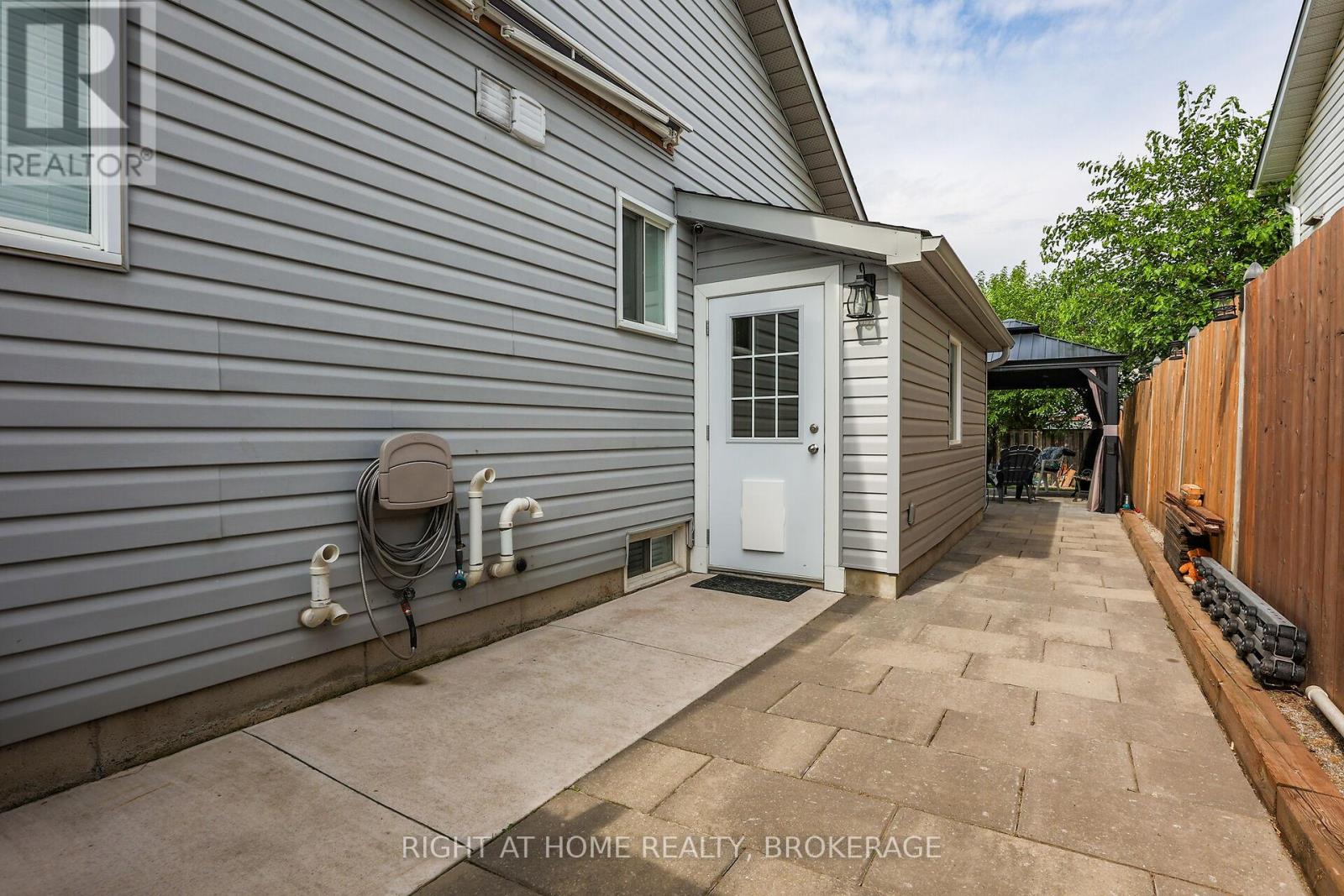 4432 Dennis Avenue, Lincoln, Ontario  L0R 1B5 - Photo 18 - X12458051