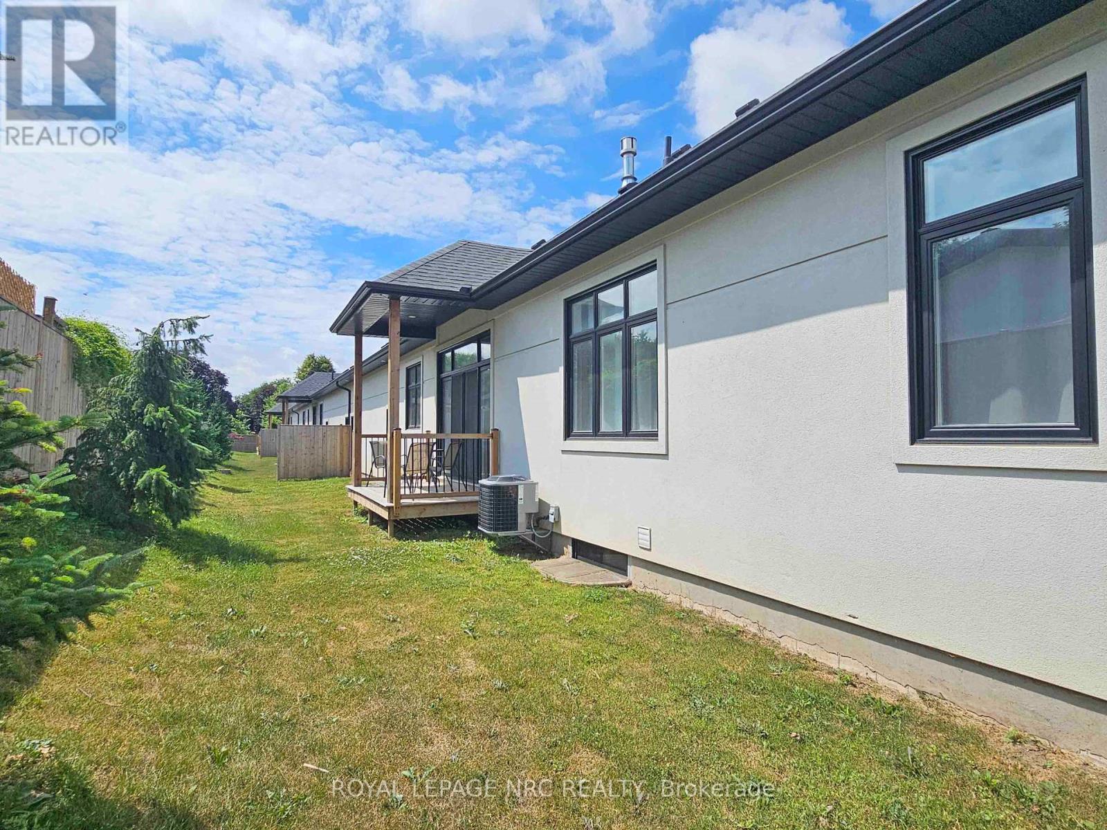 1 - 7472 Mountain Road, Niagara Falls, Ontario  L2J 0B8 - Photo 6 - X12459014