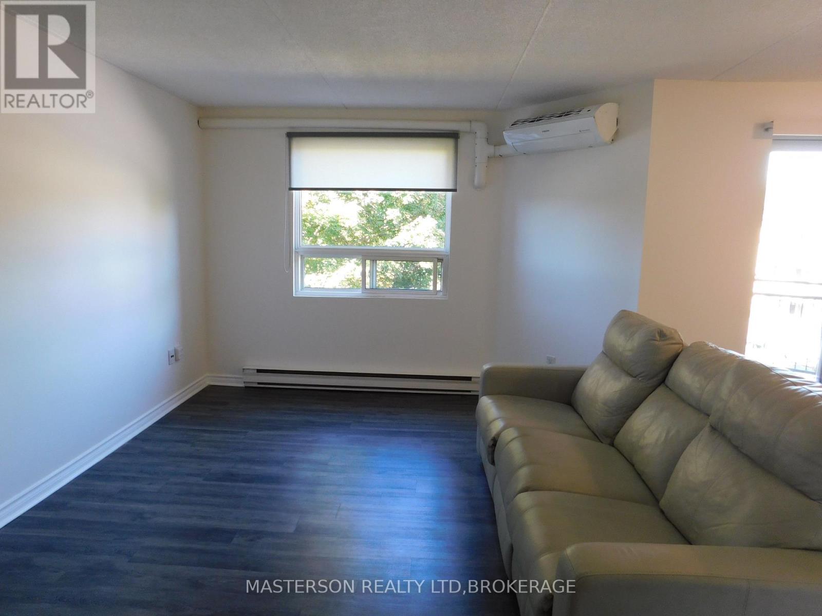328 - 4658 Drummond Road, Niagara Falls, Ontario  L2E 7E1 - Photo 6 - X12459038