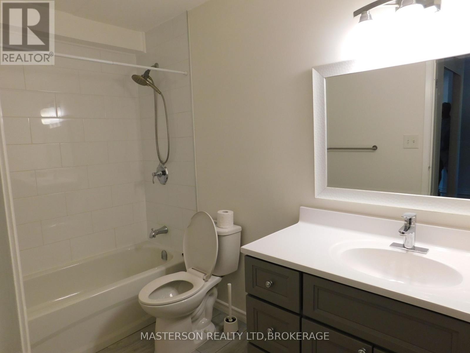 328 - 4658 Drummond Road, Niagara Falls, Ontario  L2E 7E1 - Photo 9 - X12459038