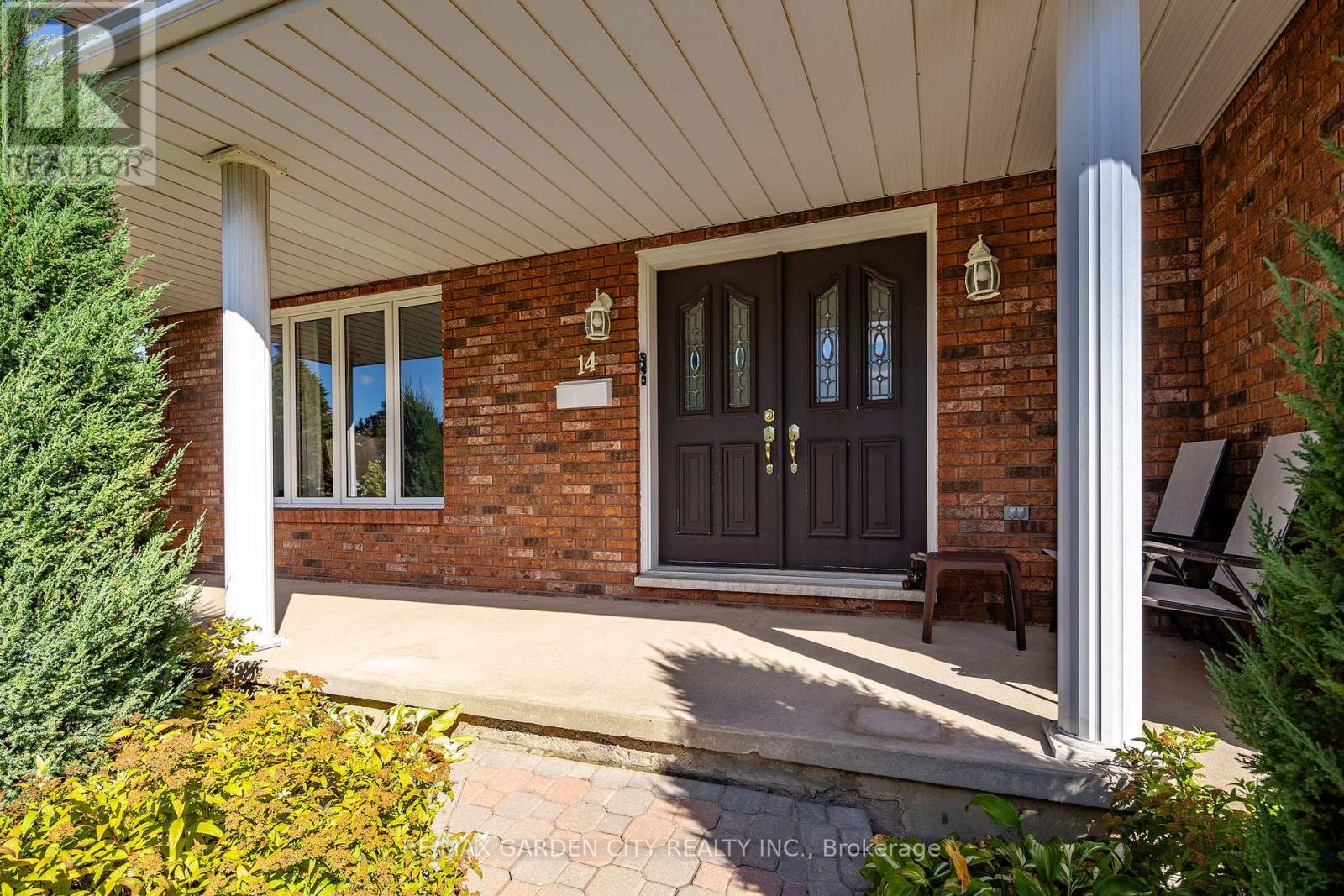 14 Tupper Drive, Thorold, Ontario  L2V 4C7 - Photo 2 - X12459117