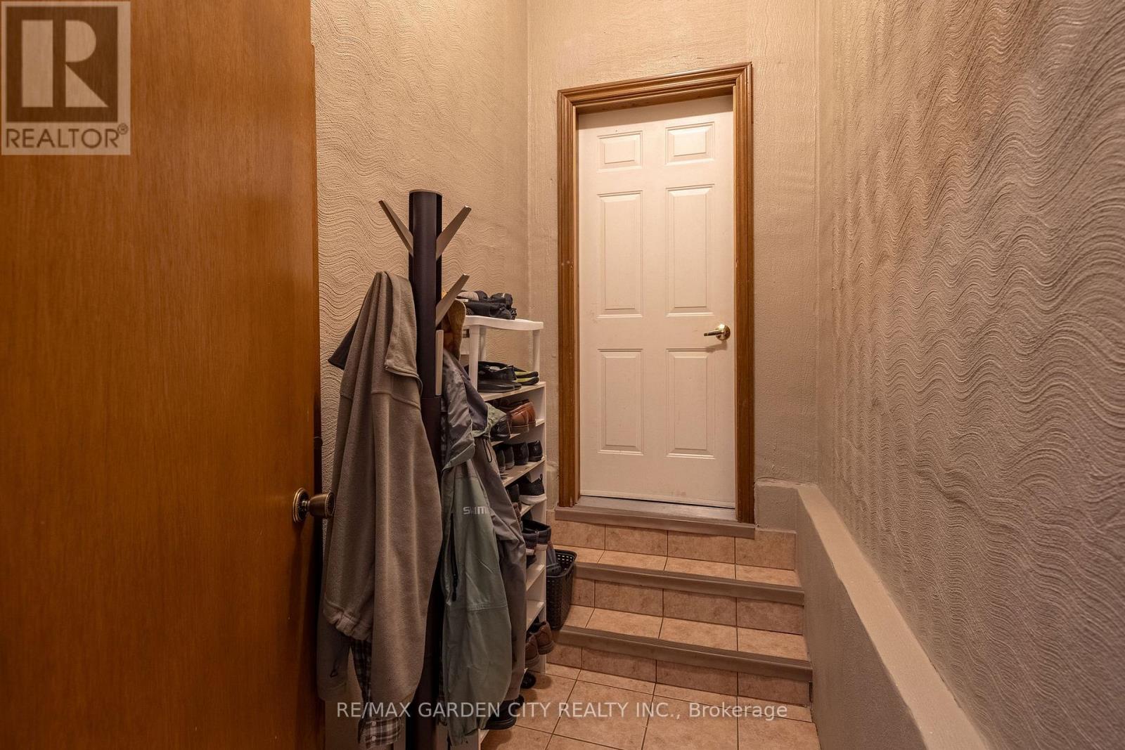 14 Tupper Drive, Thorold, Ontario  L2V 4C7 - Photo 24 - X12459117