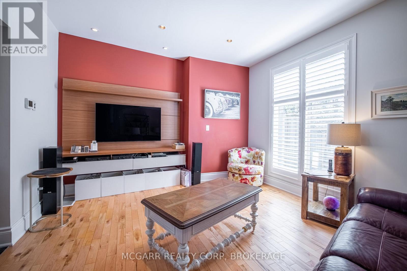 64 Yates Street, St. Catharines, Ontario  L2R 5R8 - Photo 10 - X12459875