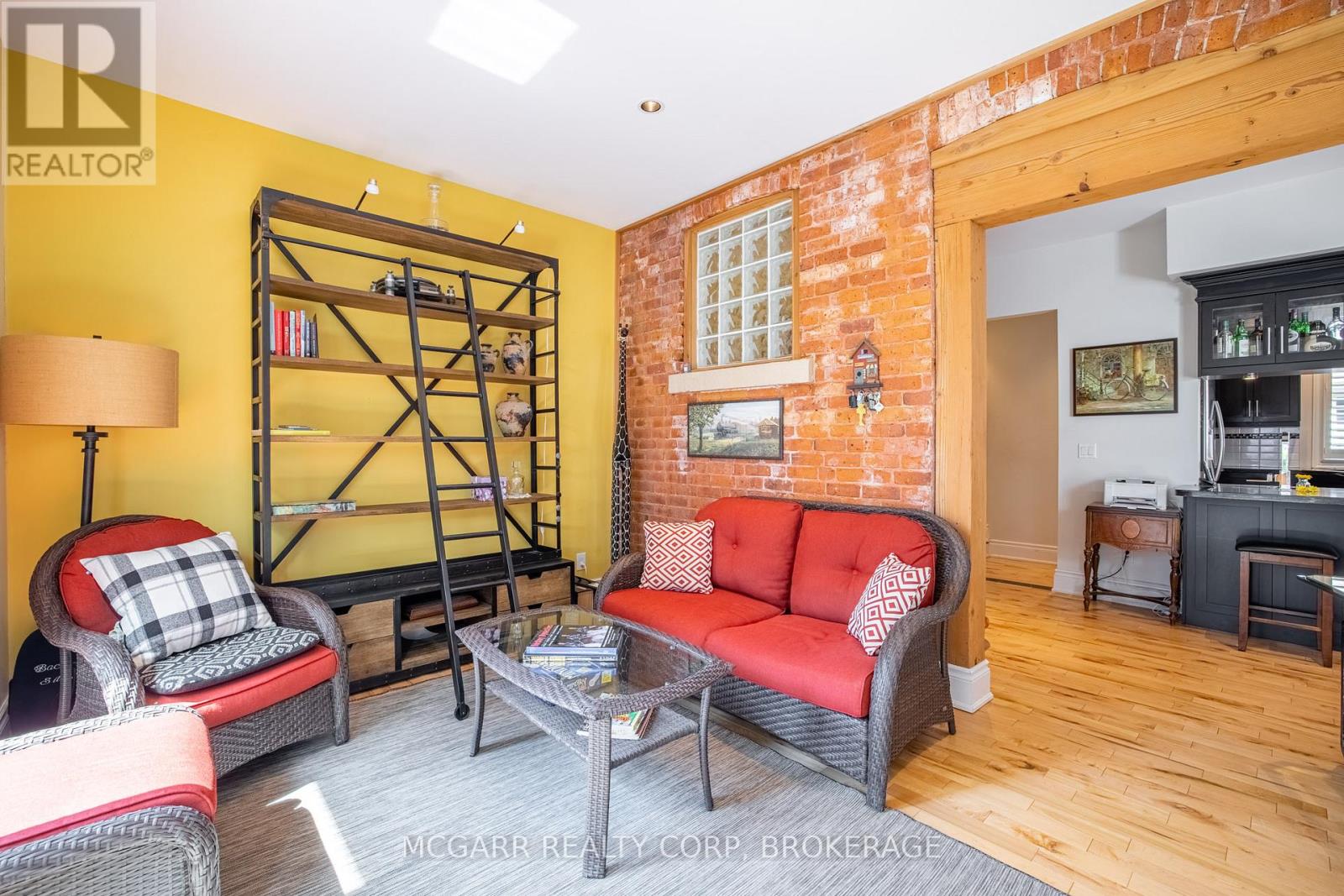 64 Yates Street, St. Catharines, Ontario  L2R 5R8 - Photo 8 - X12459875