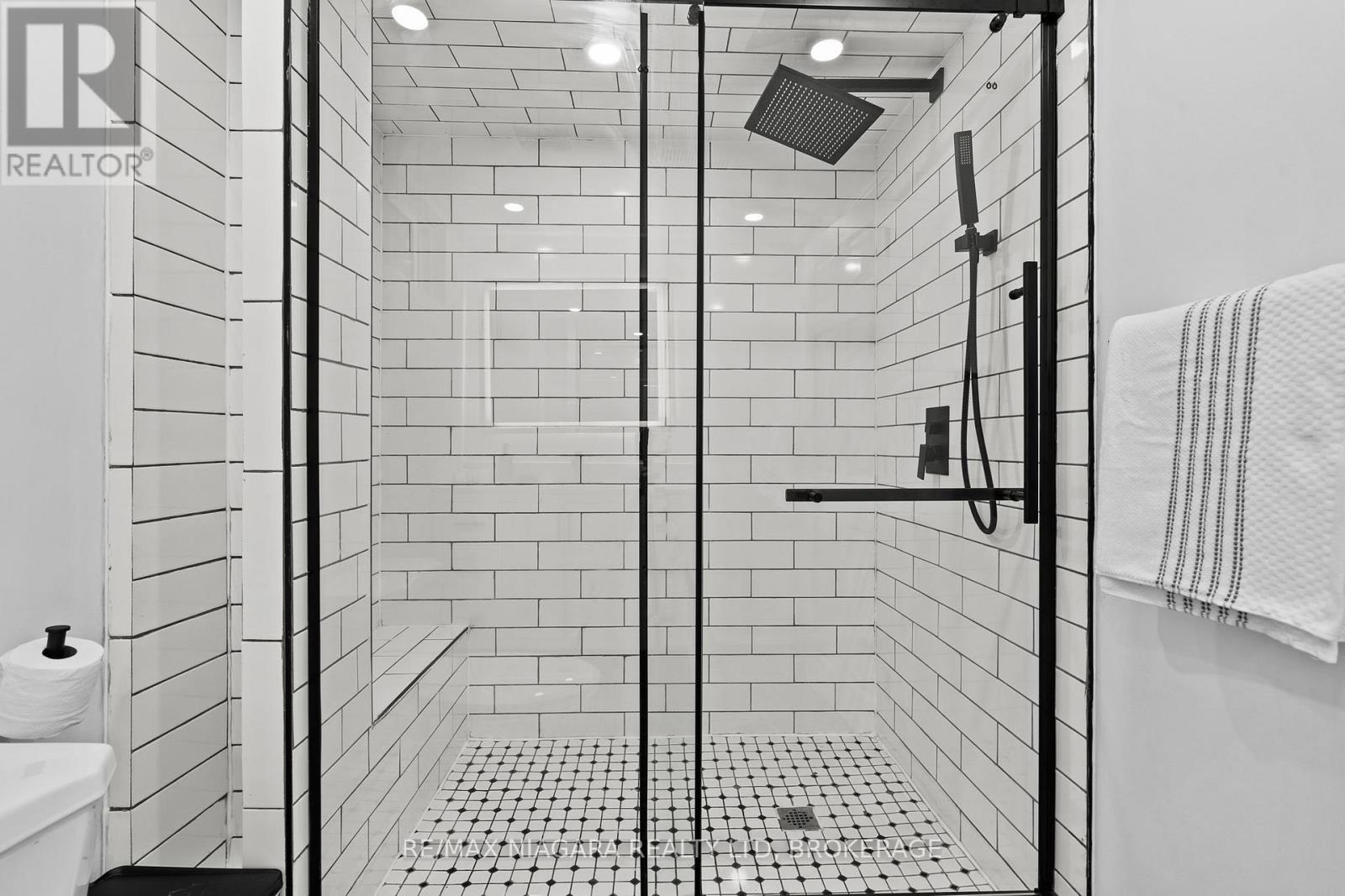 57 Woodrow Street, St. Catharines, Ontario  L2P 2A4 - Photo 32 - X12460892