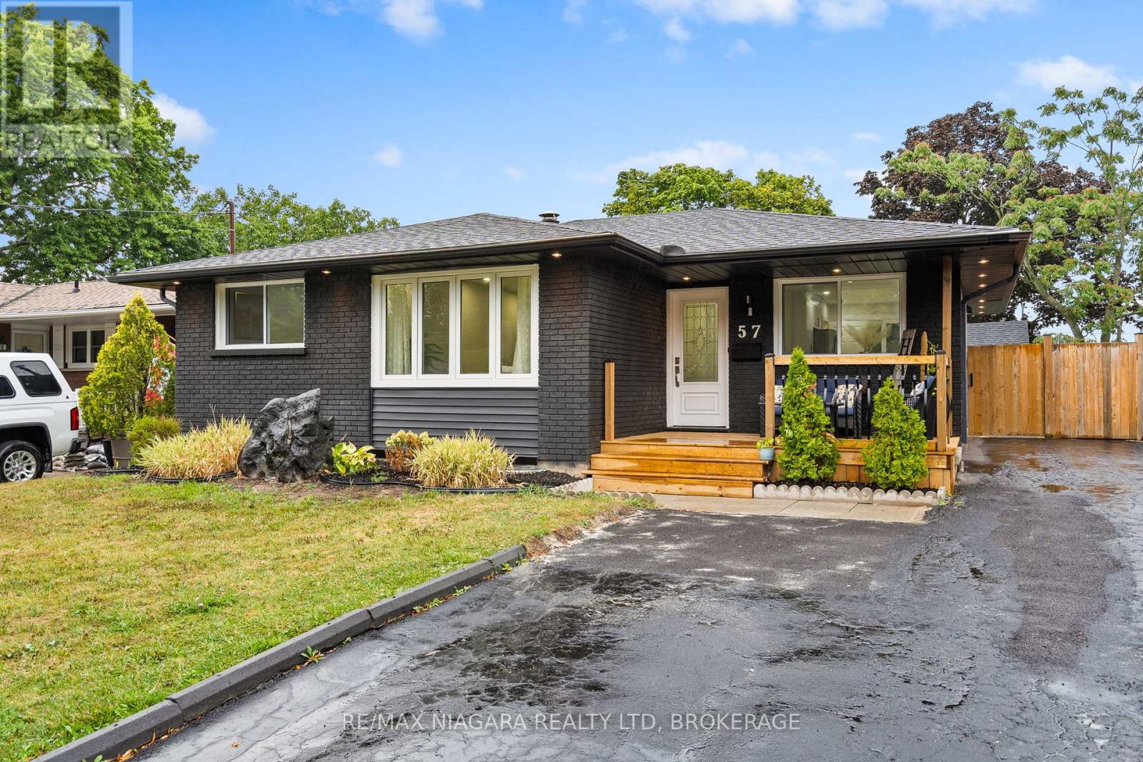 57 Woodrow Street, St. Catharines, Ontario  L2P 2A4 - Photo 4 - X12460892