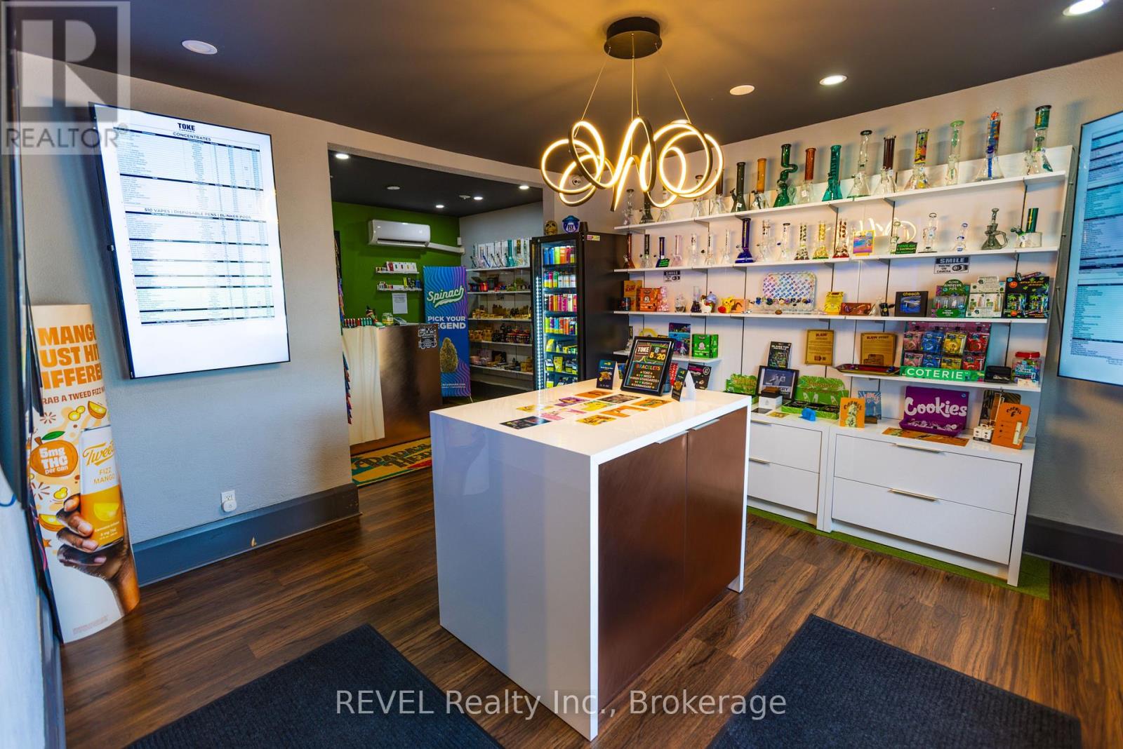 8568 Lundys Lane, Niagara Falls, Ontario  L2H 1H4 - Photo 11 - X12461086