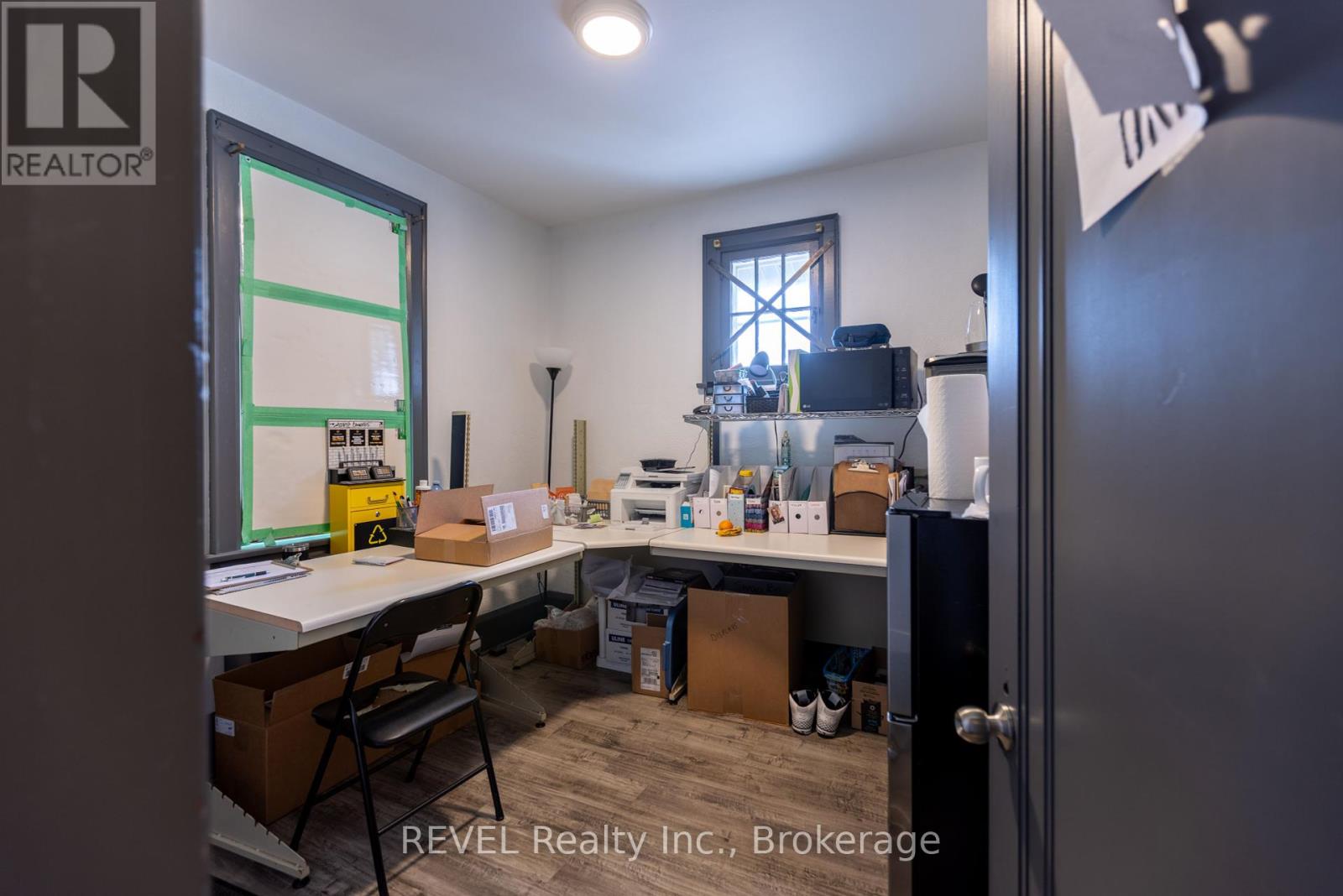 8568 Lundys Lane, Niagara Falls, Ontario  L2H 1H4 - Photo 16 - X12461086